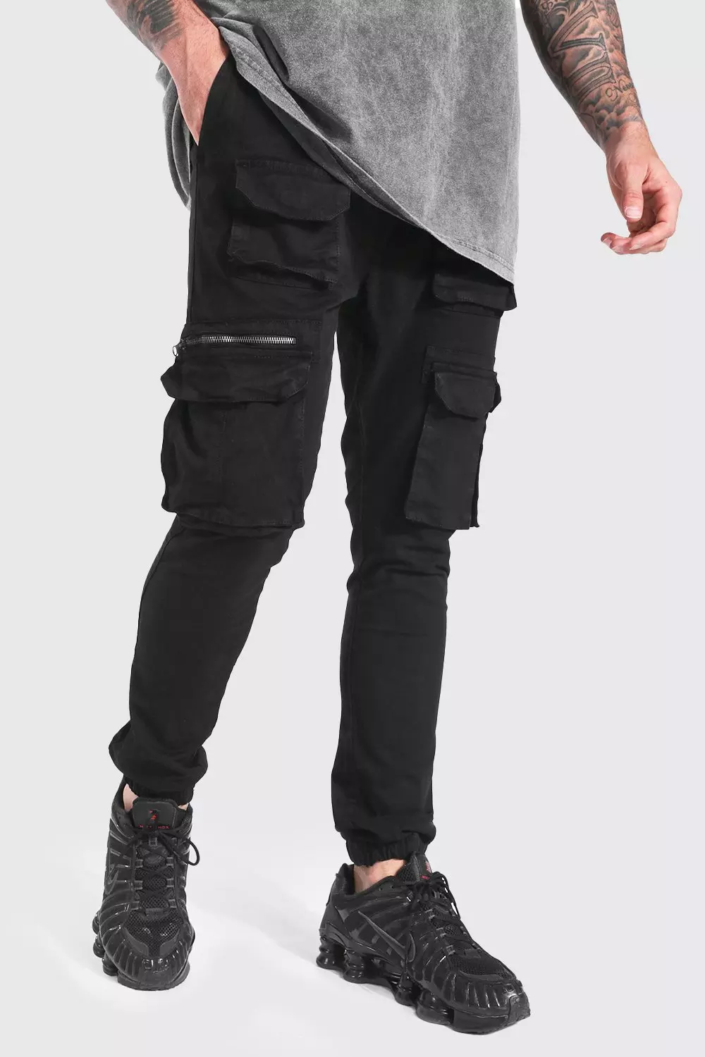 Multi pocket cargo trousers 2025