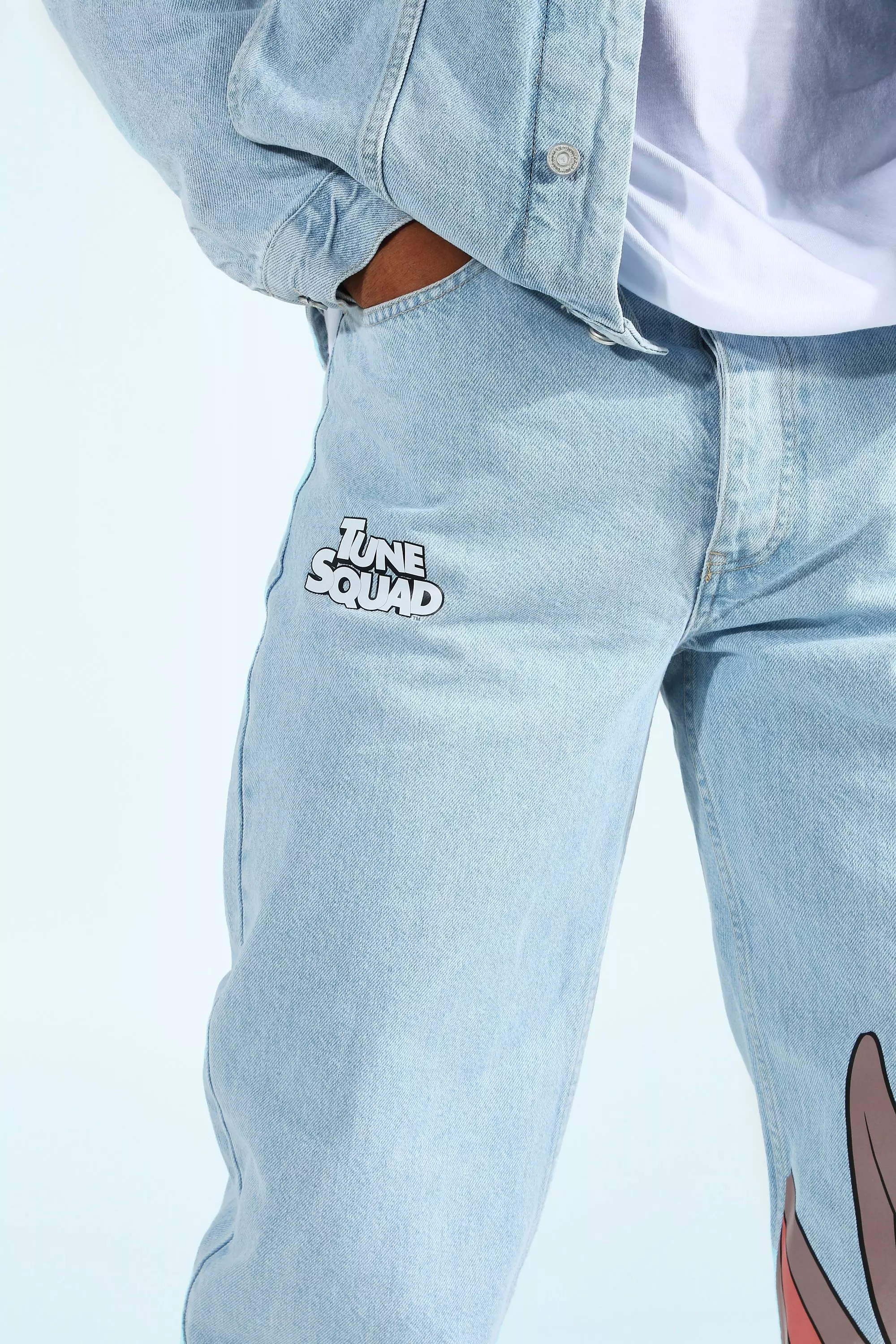 Lockere Space Jam Jeans mit Bugs-Print, Ice blue alternatives Bild