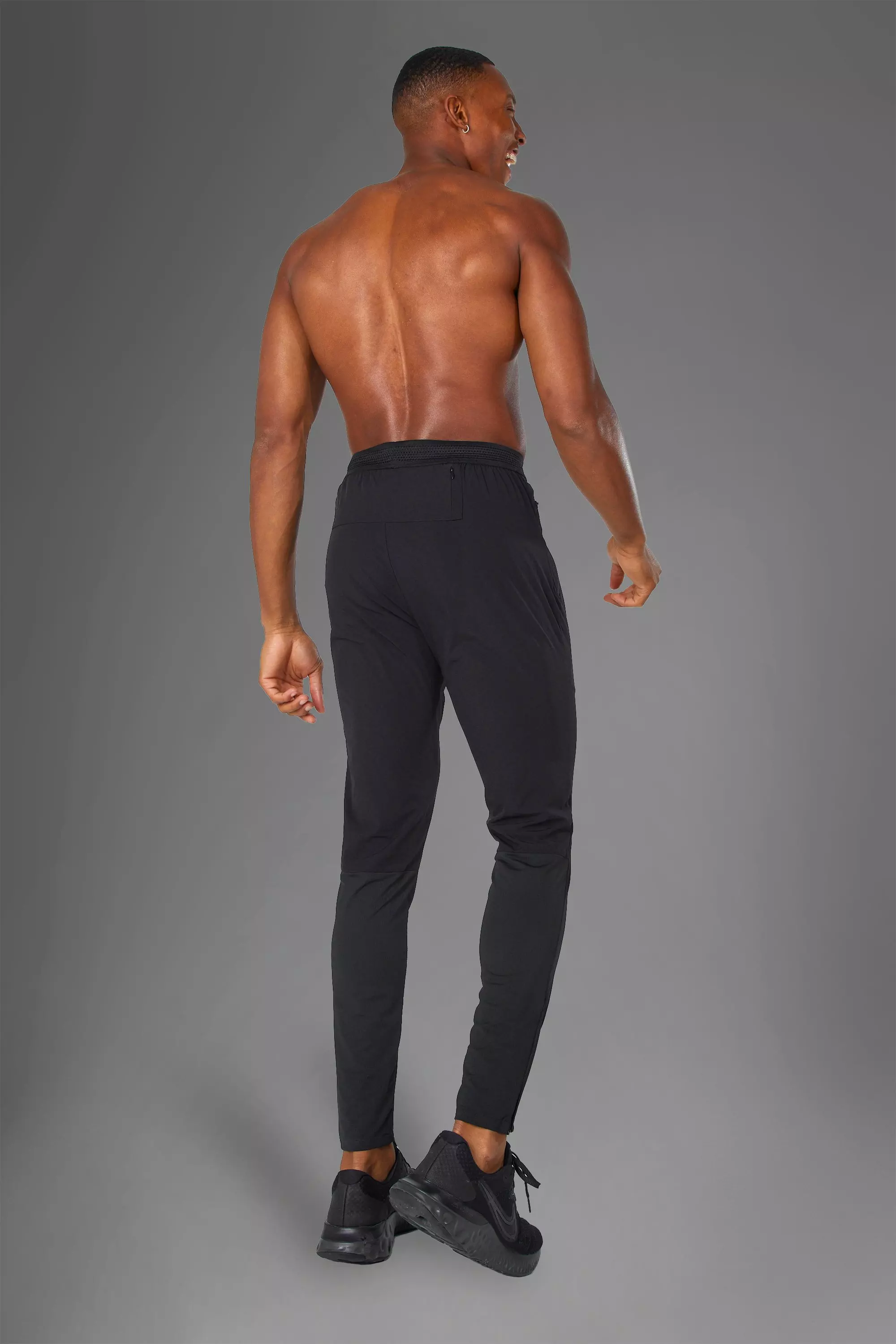 Black Man Active Gym 2 Pack Lightweight Tapered Jogger alternative image