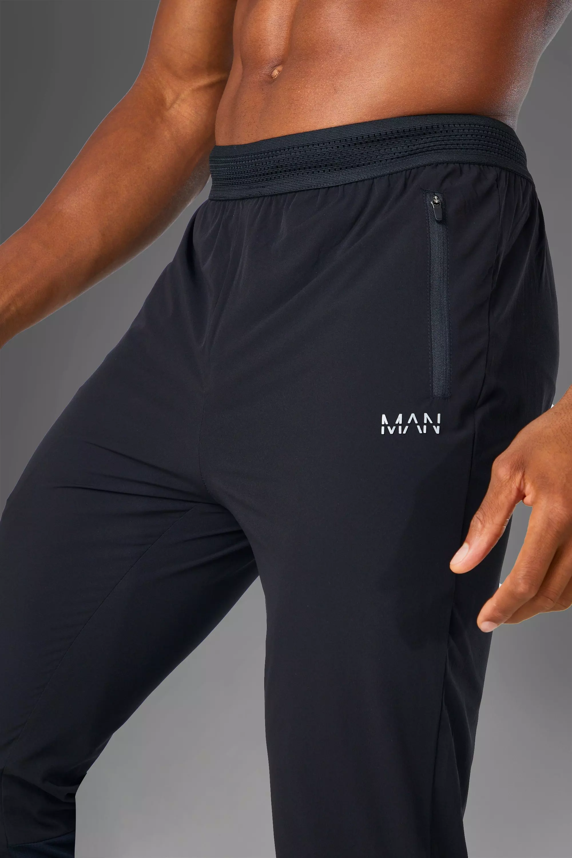 Black Man Active Gym 2 Pack Lightweight Tapered Jogger alternative image