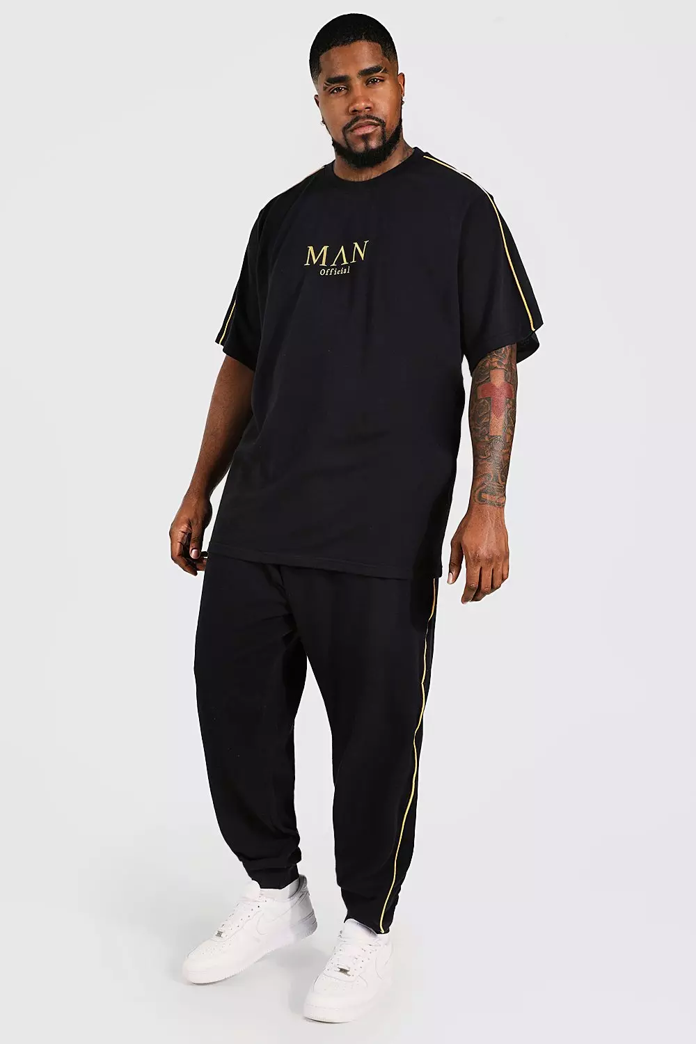 Plus Man Gold T shirt And Jogger Set With Pi boohooMAN IE