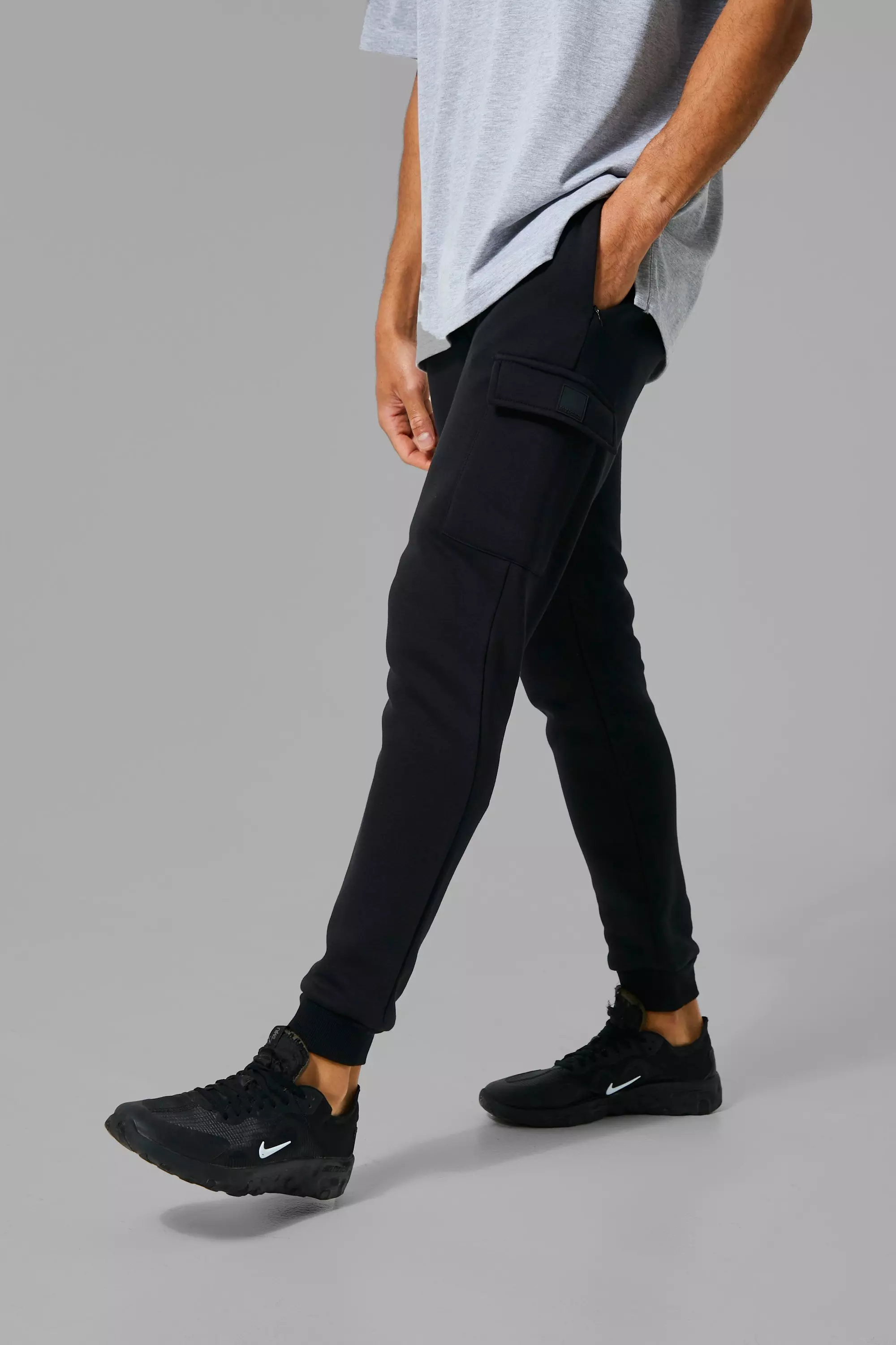 Black Man Active Gym Cargo Slim Fit Jogger alternative image