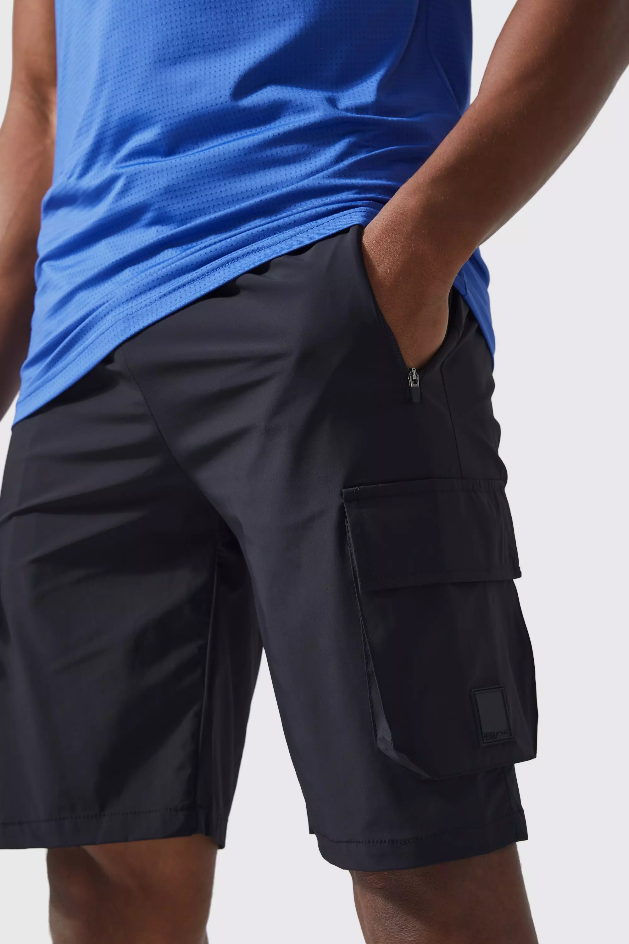 Short de sport cargo à poches - MAN Active, Black autre image