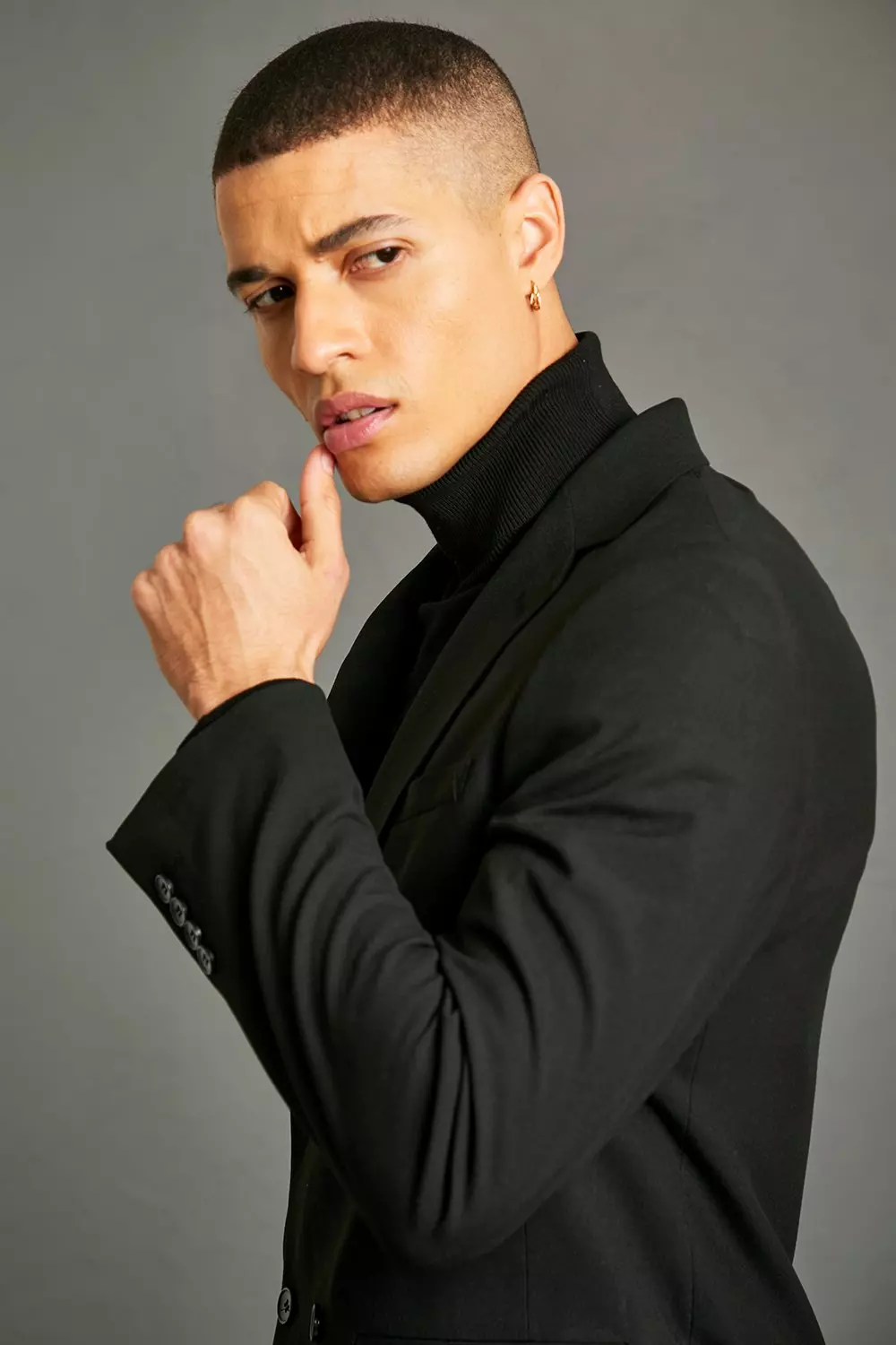 Zweireihige schwarze Annzugjacke, Black alternatives Bild