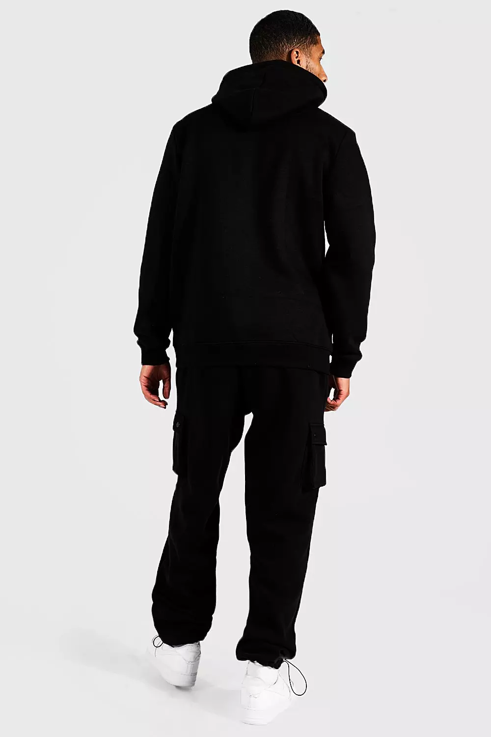 Tall Loose Fit Cargo Jogger With Toggle Cuff boohooMAN IE