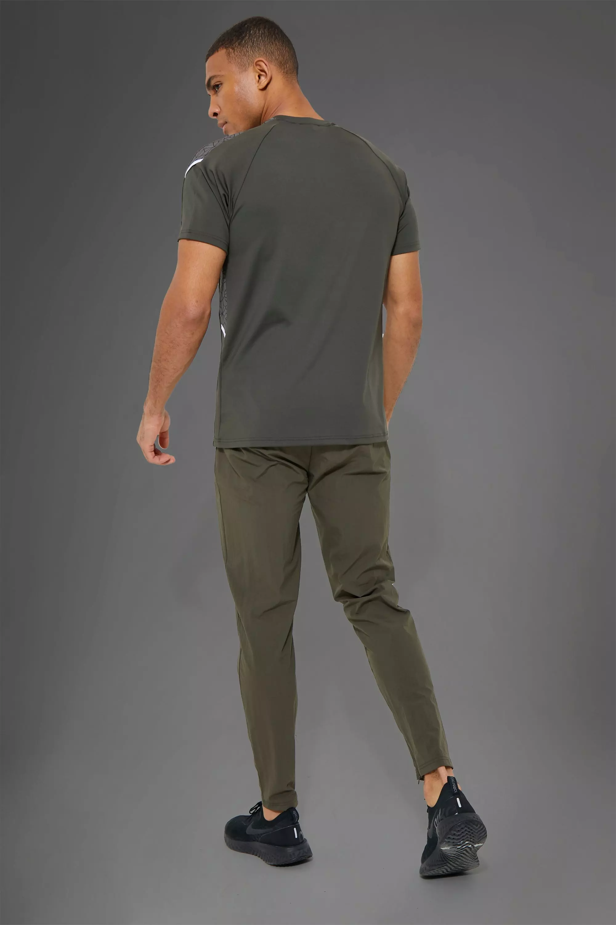 Khaki Man Active Fitness T-Shirt Met Paneel alternatieve afbeelding