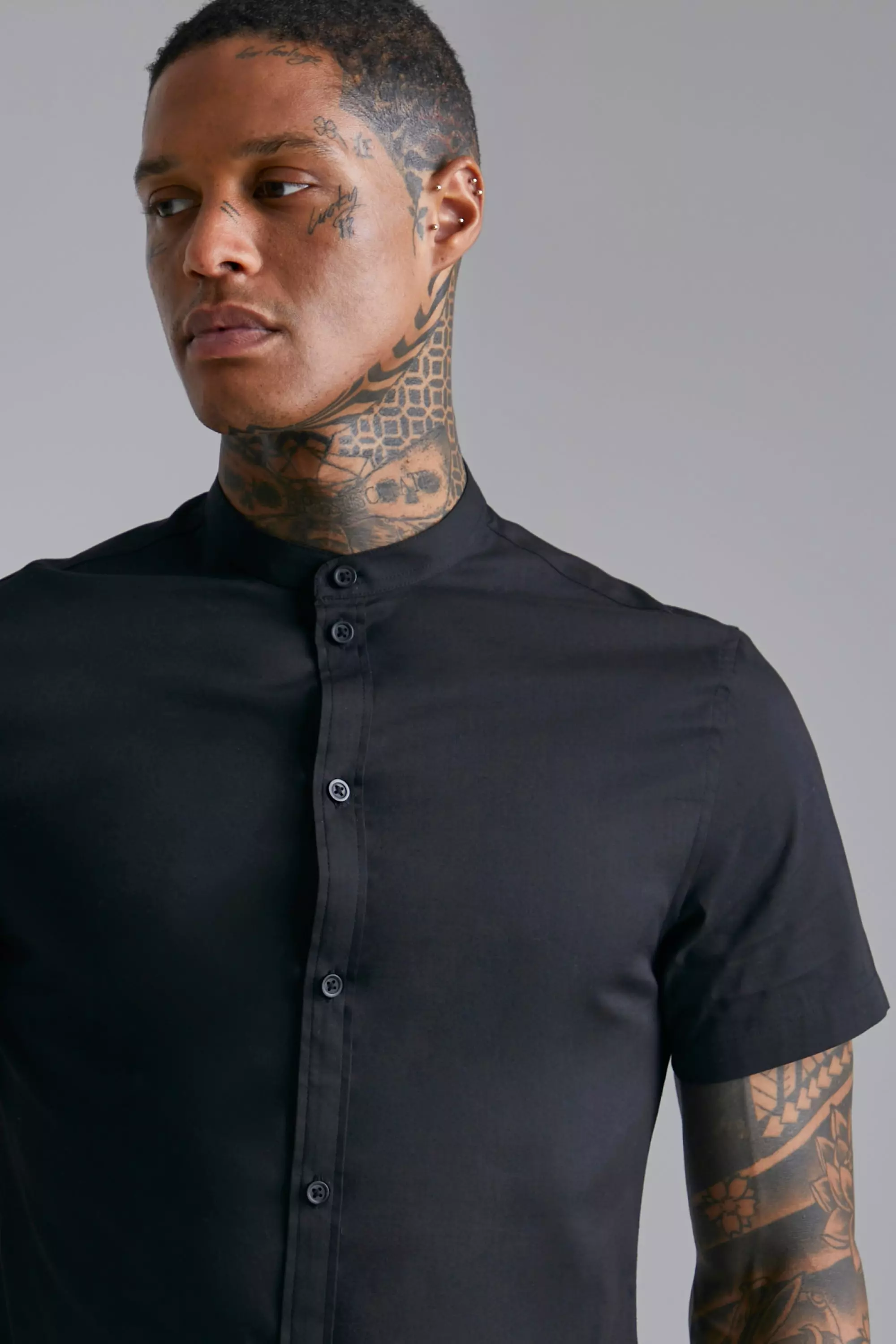 Chemise moulante à manches courtes, Black autre image