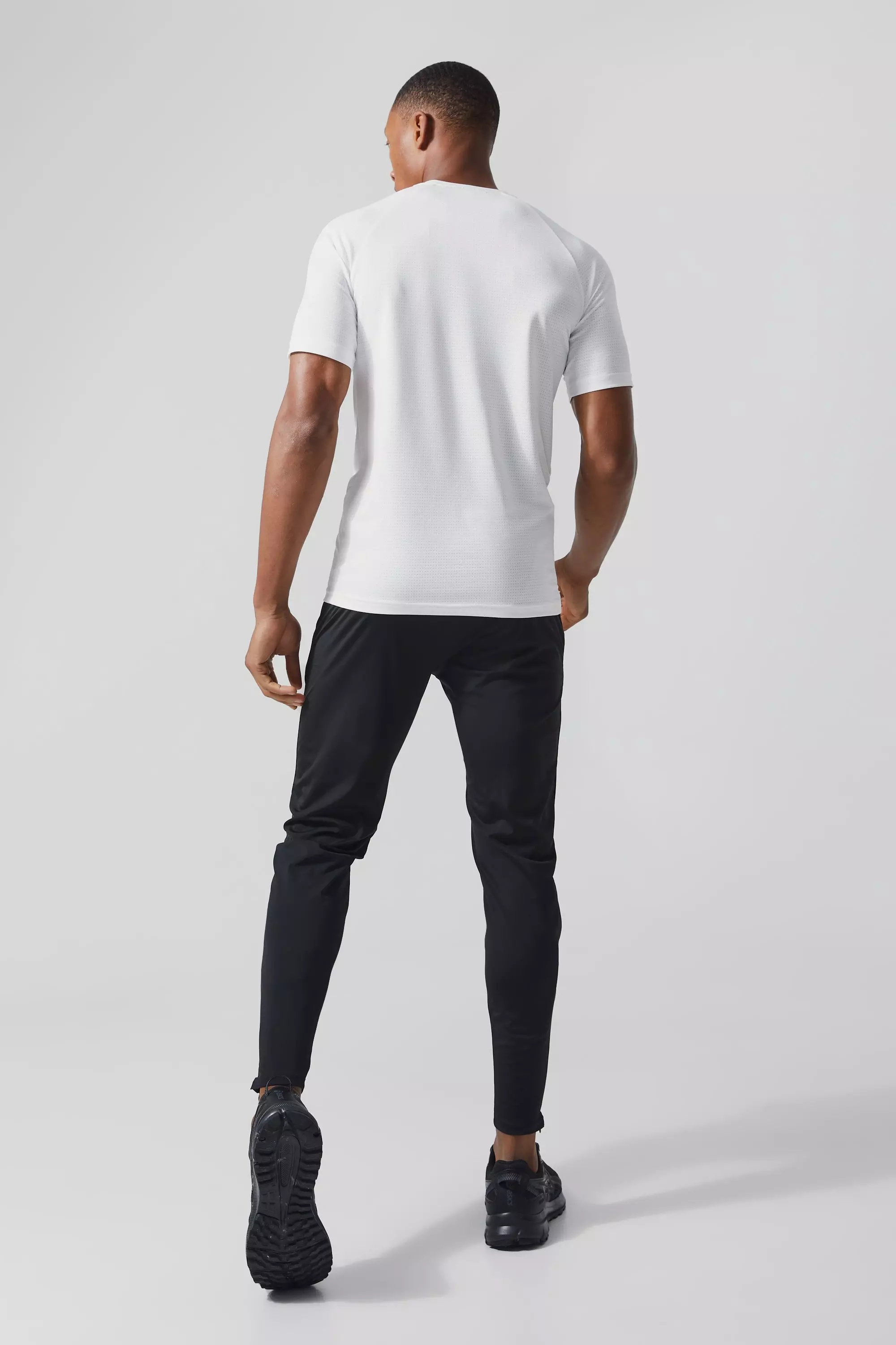 Black Man Active Ultra Stretch Skinny Jogger alternative image