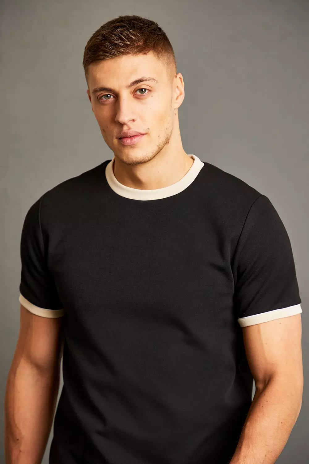 T shirt habille et cintre boohooMAN FR