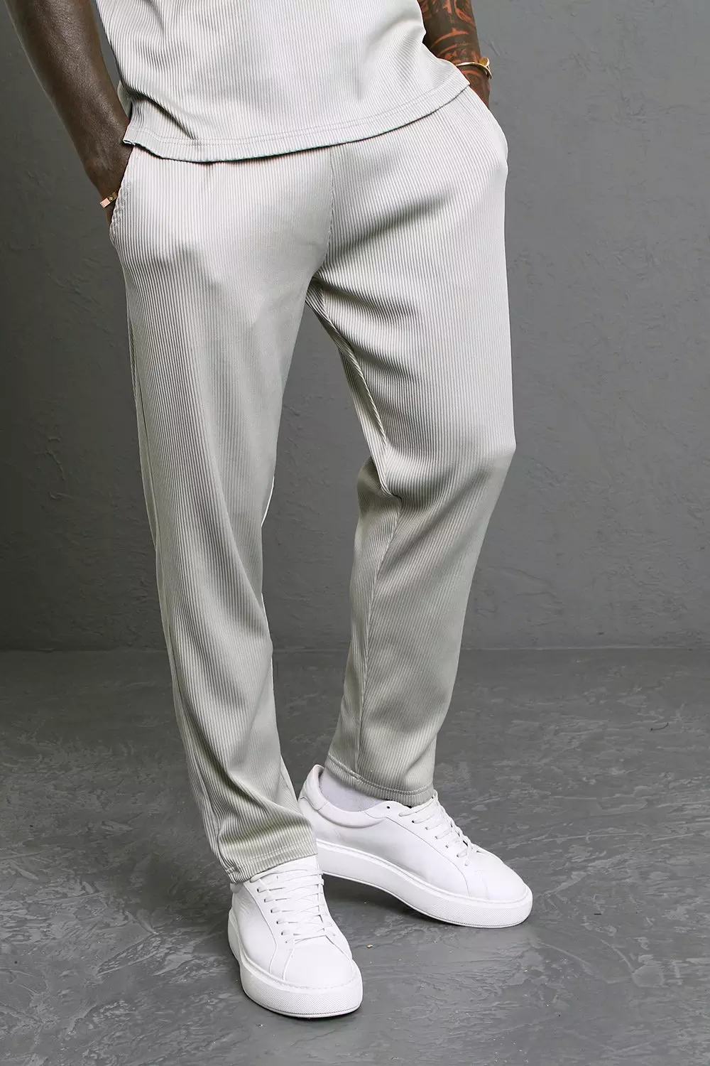 Pleated Tapered Jogger With Double Waistband boohooMAN UK