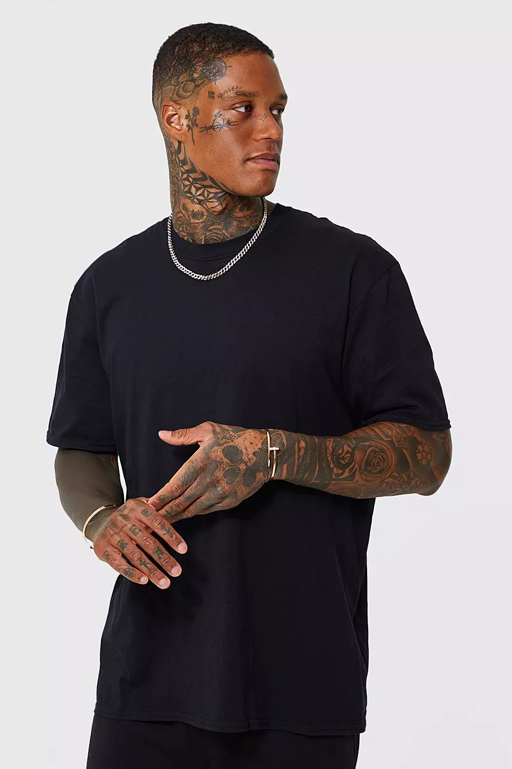 Black Oversized Floral Back Graphic T-shirt alternative image