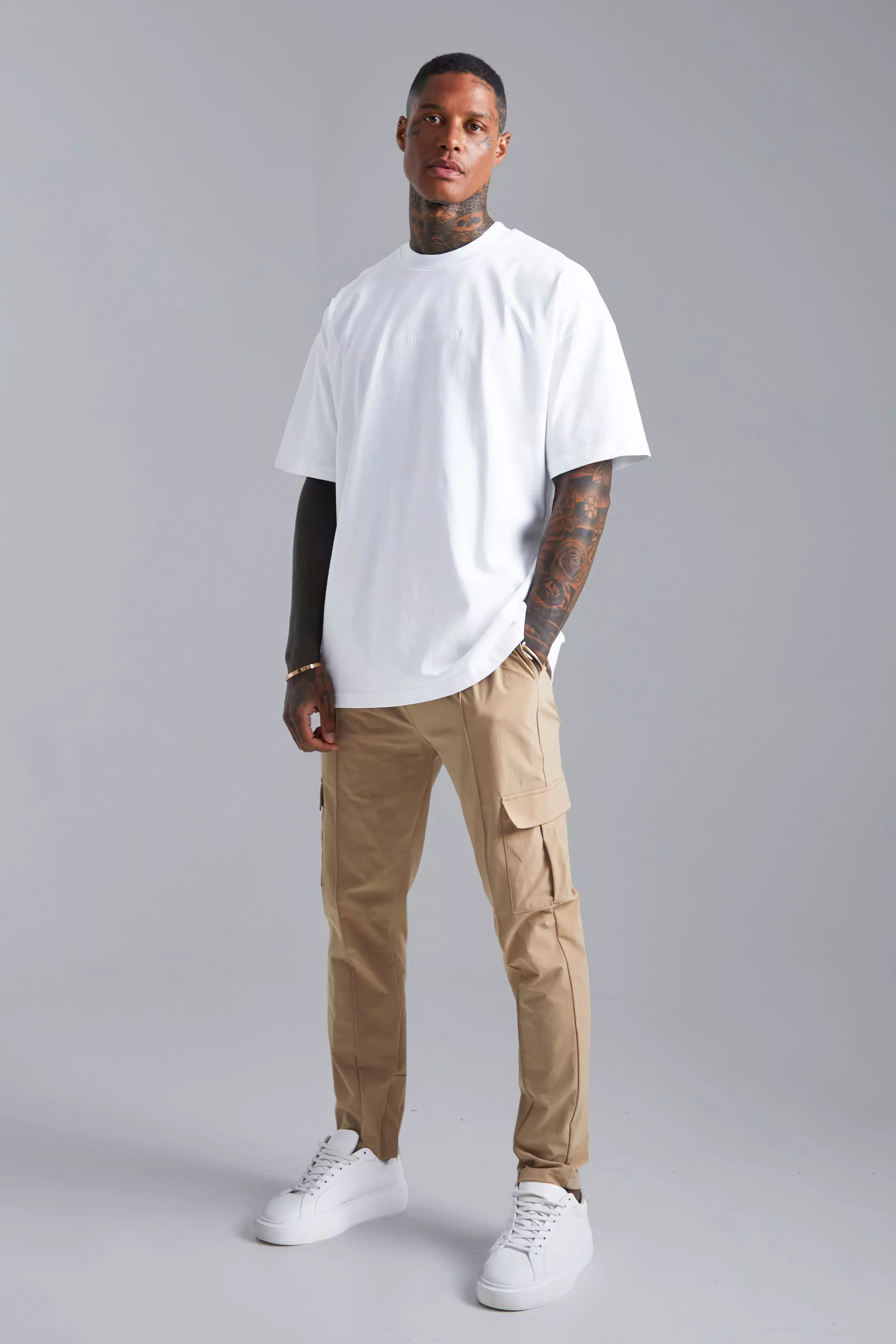 Oversized Limited T shirt And Woven Jogger Se boohooMAN UK