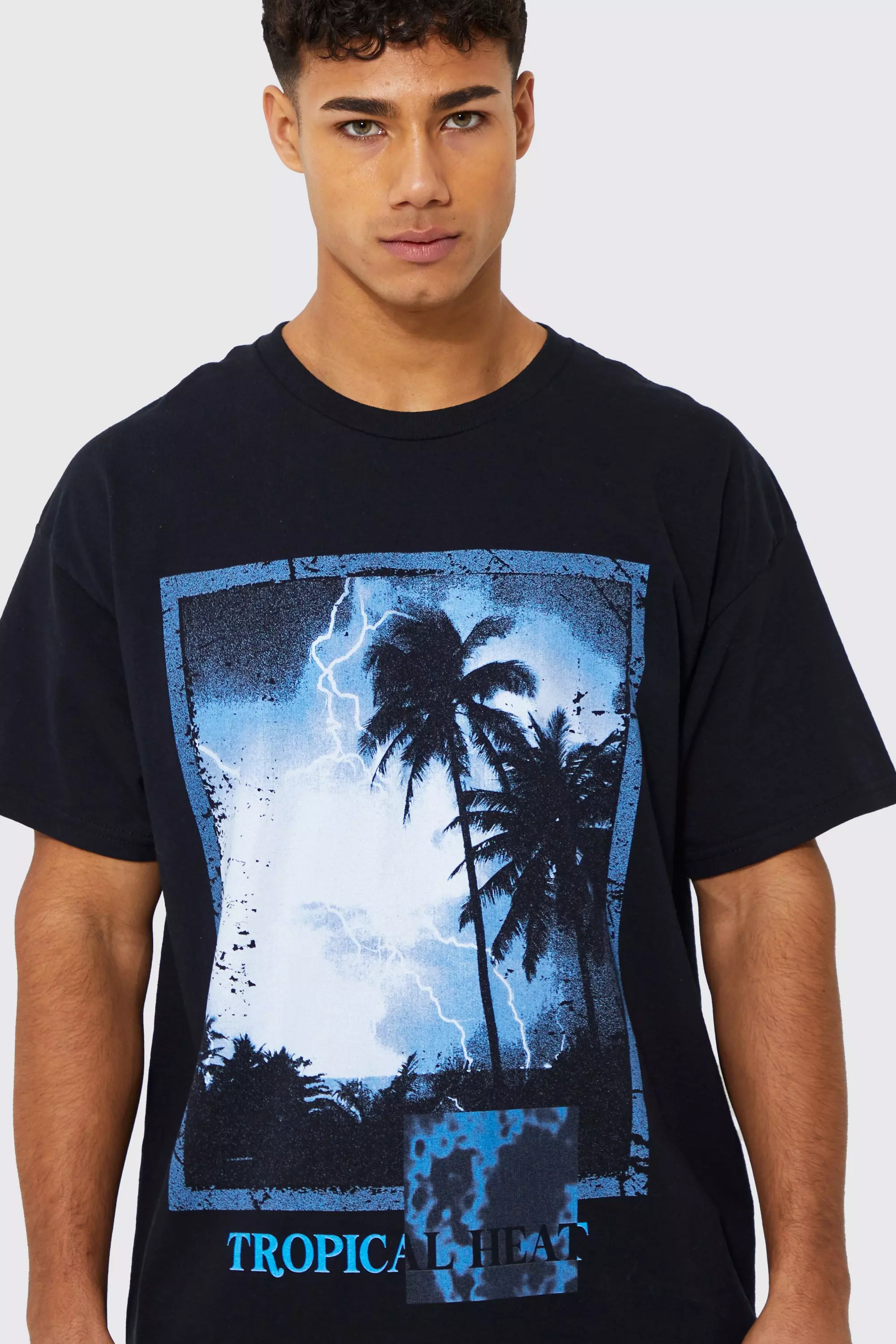 Black Oversized Palm Tree Graphic T-shirt alternative image