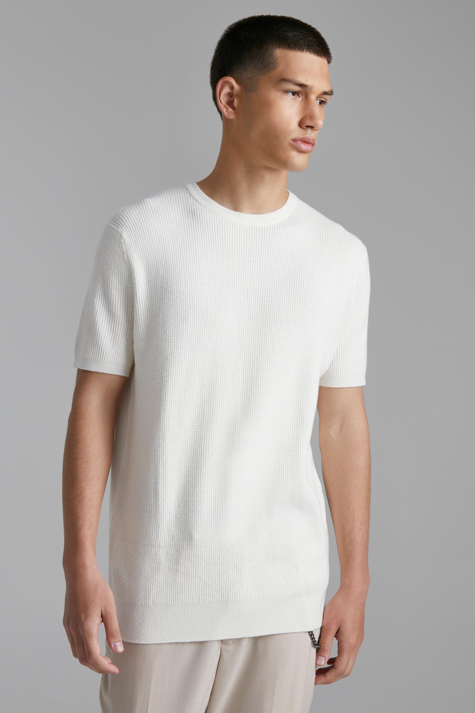 textured white t shirt