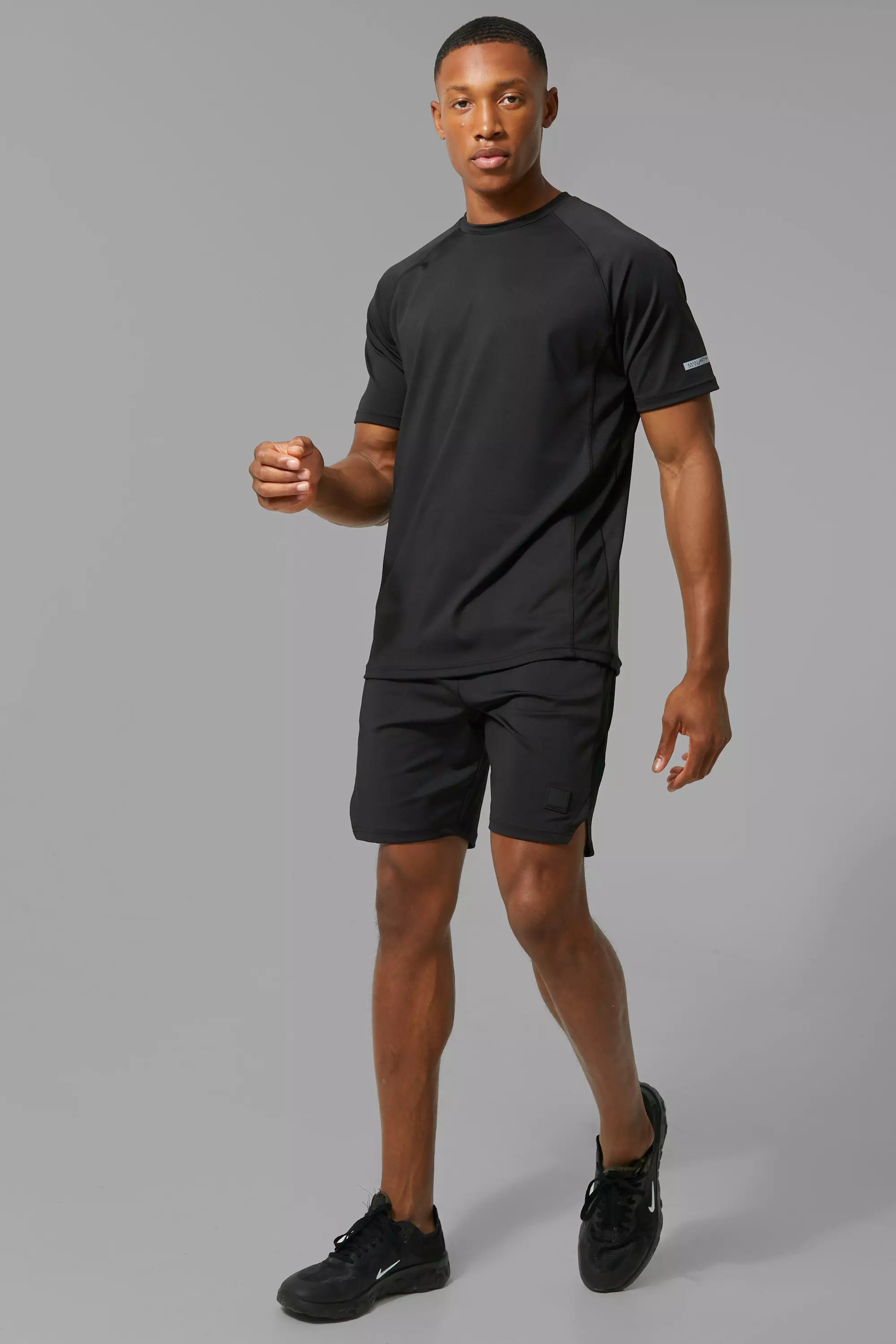 Man Active Performance T Shirt & Short Set Black