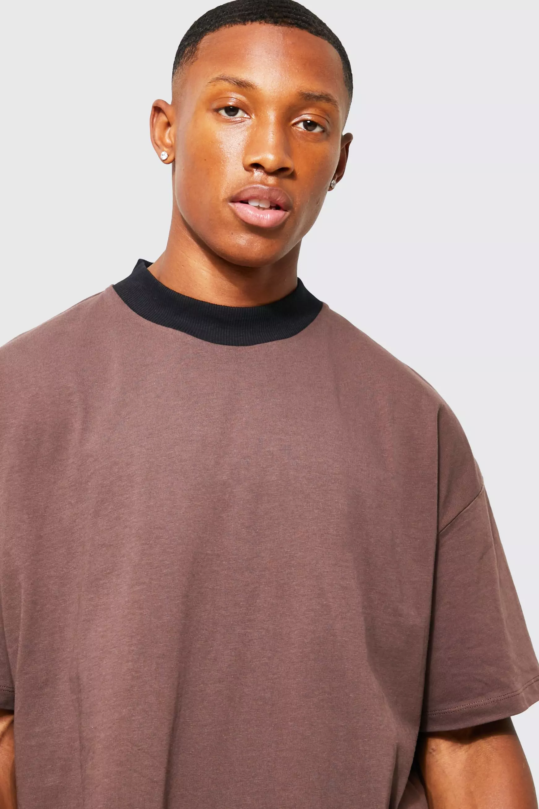 Chocolate Oversized Contrast Collar Renaissance T-shirt alternative image