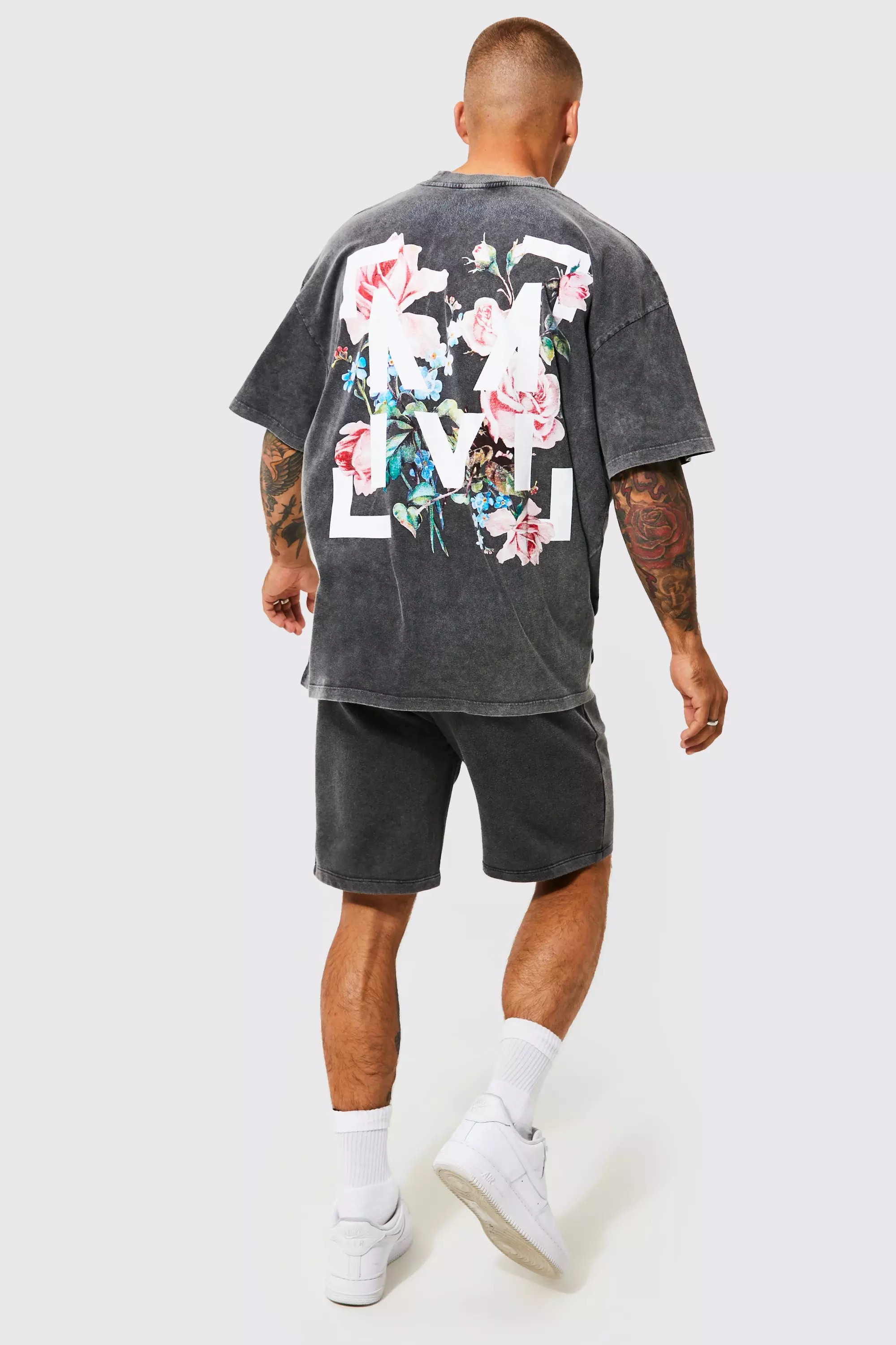 Charcoal Oversized Floral Graphic Acid Wash T-shirt alternative image