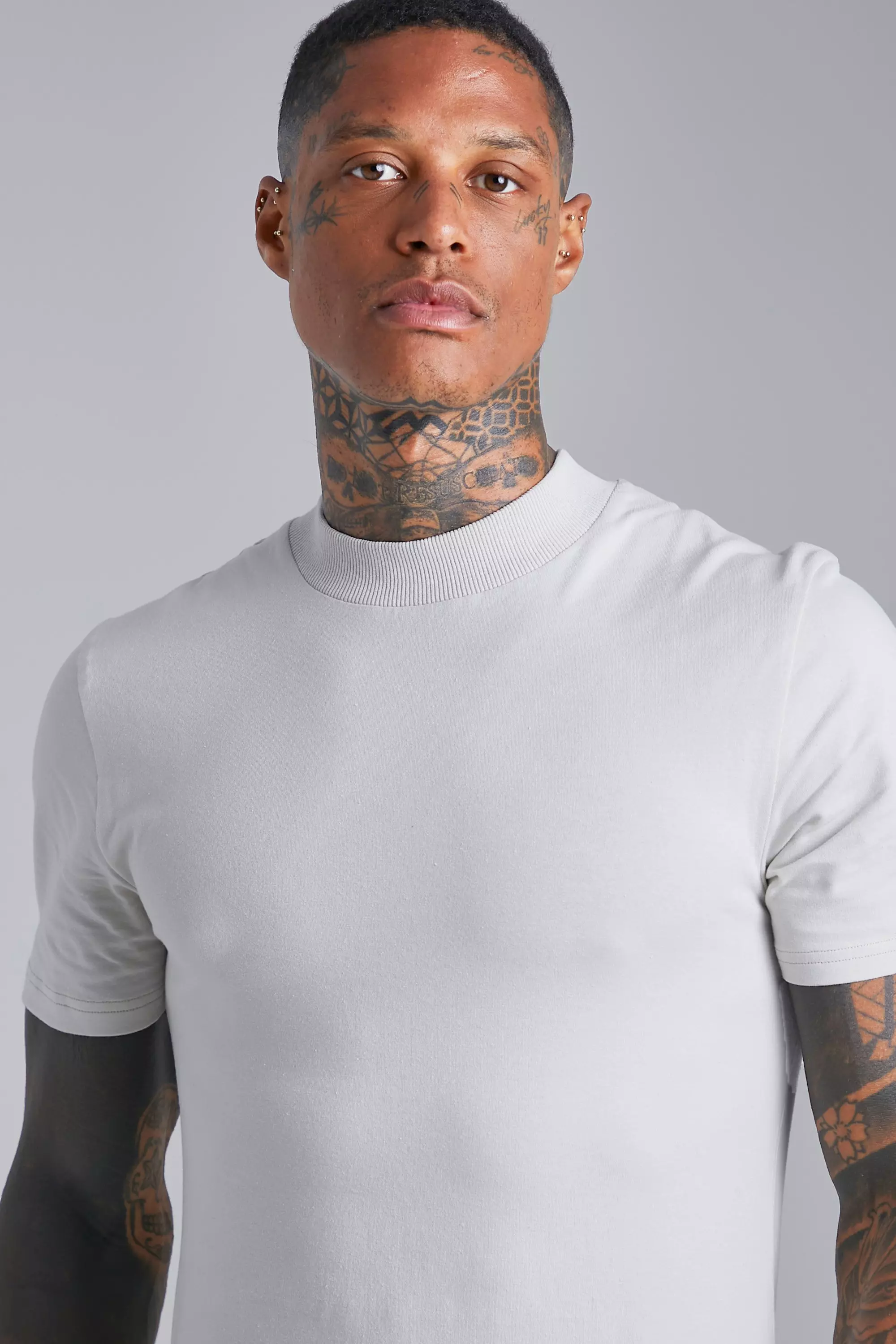 T-Shirt Attillata Con Girocollo Esteso, Light grey immagine alternativa