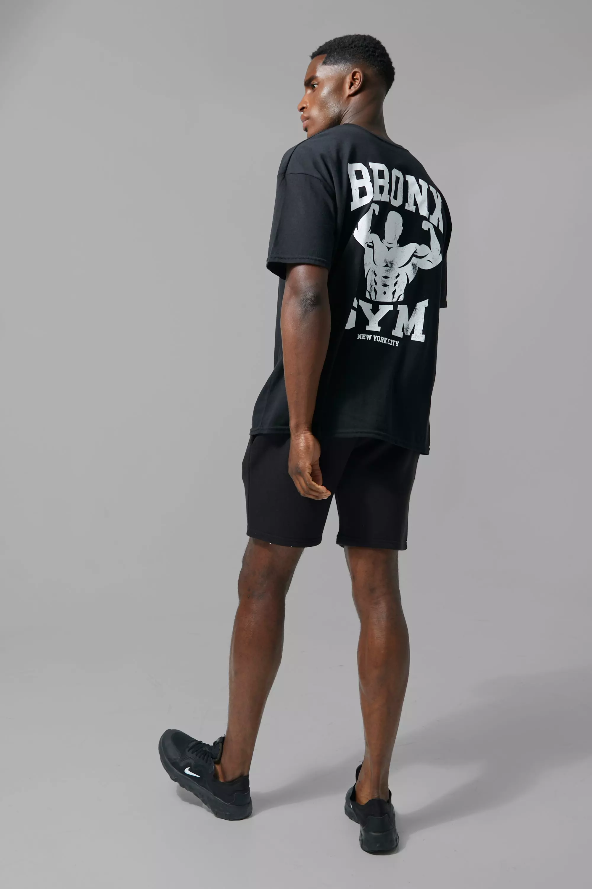 boohoo MAN★オーバーサイズ 半袖 Brooklyn Gym Tシャツ★黒★ mzz08266_black_xl?pdp.template