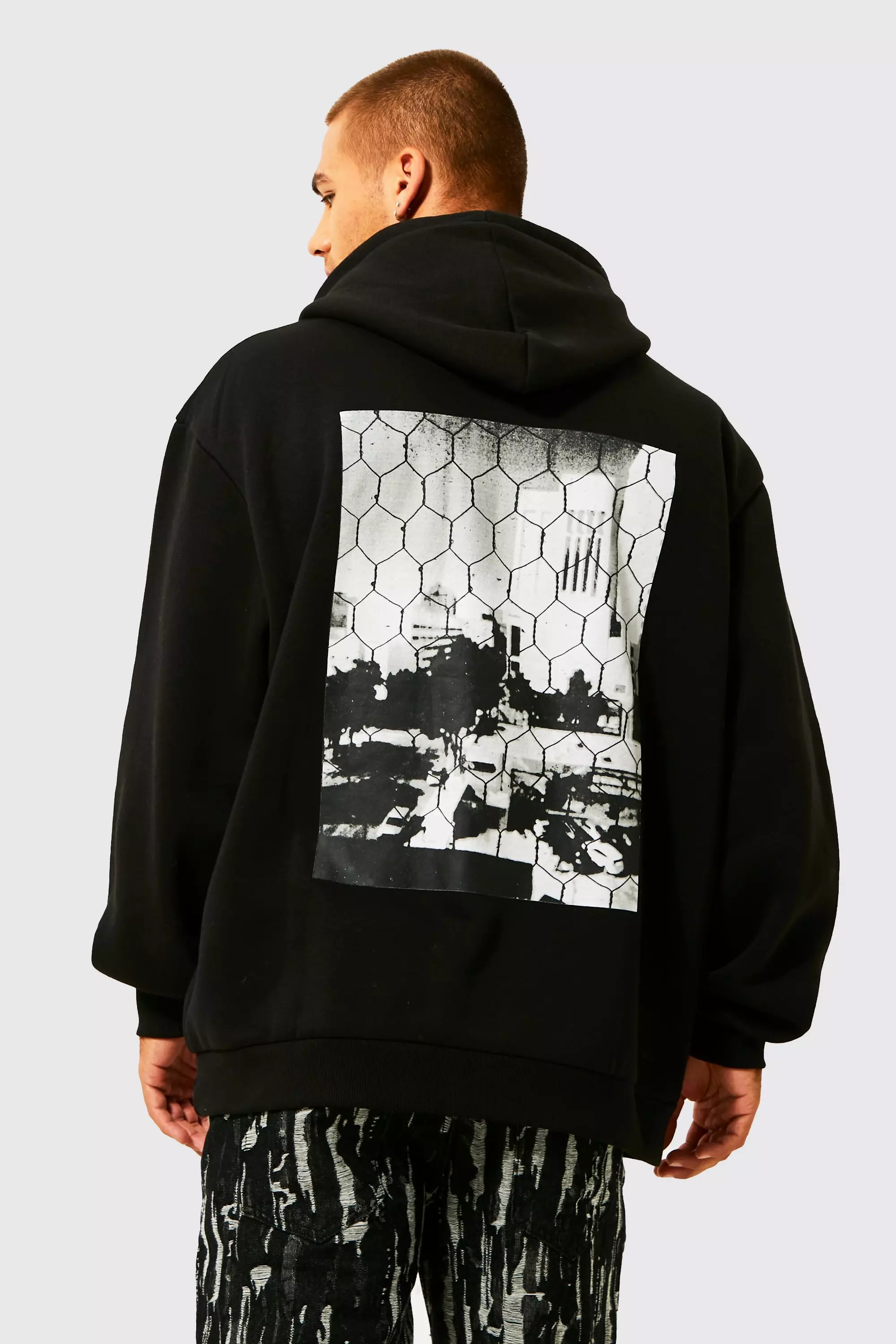 【boohooMAN】Active Regular Fit Badge Hoodie★関税・送料込★ bmm56040_black_xl?w=537&qlt=