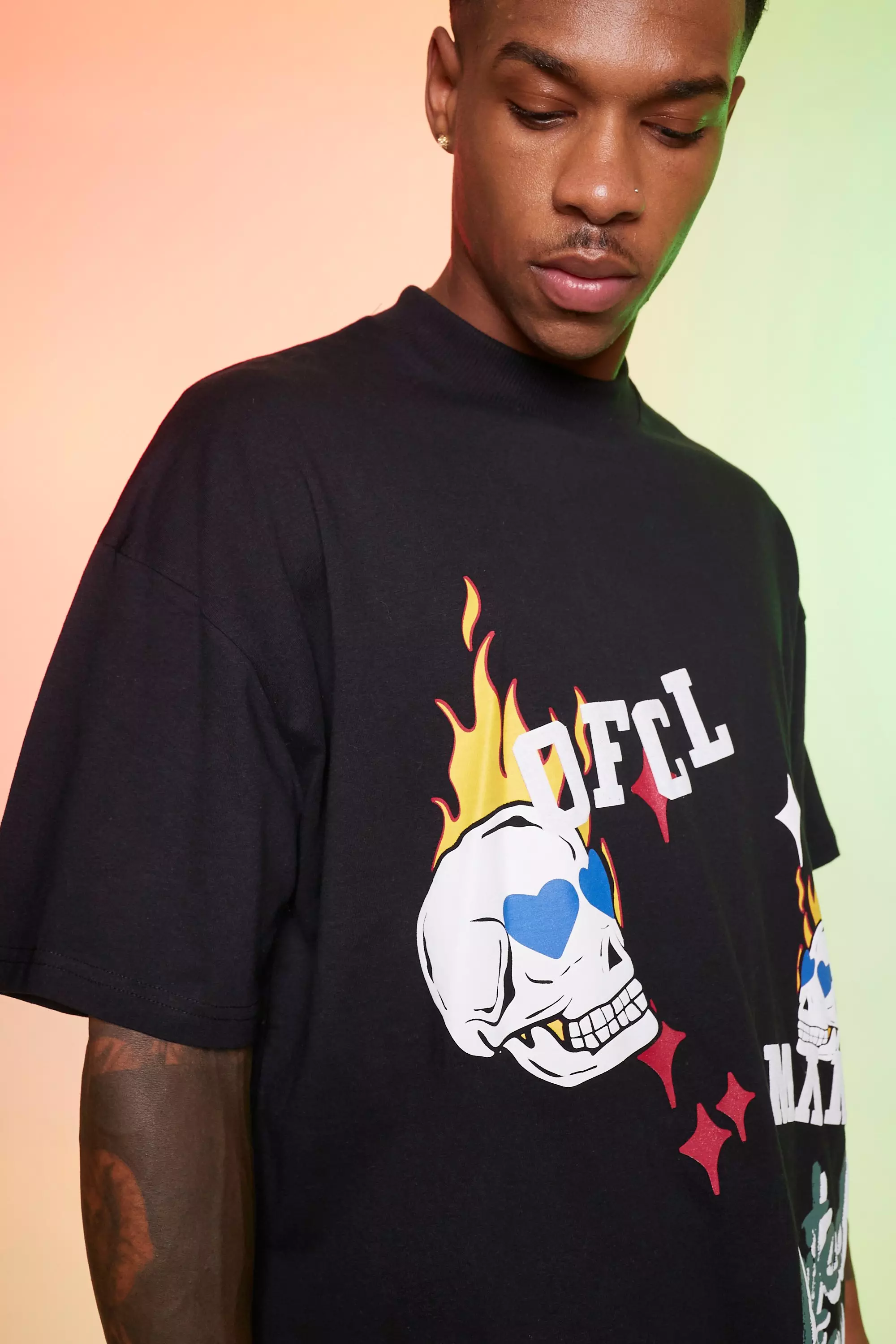 Oversized Extended Neck Ofcl Globe T-shirt | boohooMAN USA