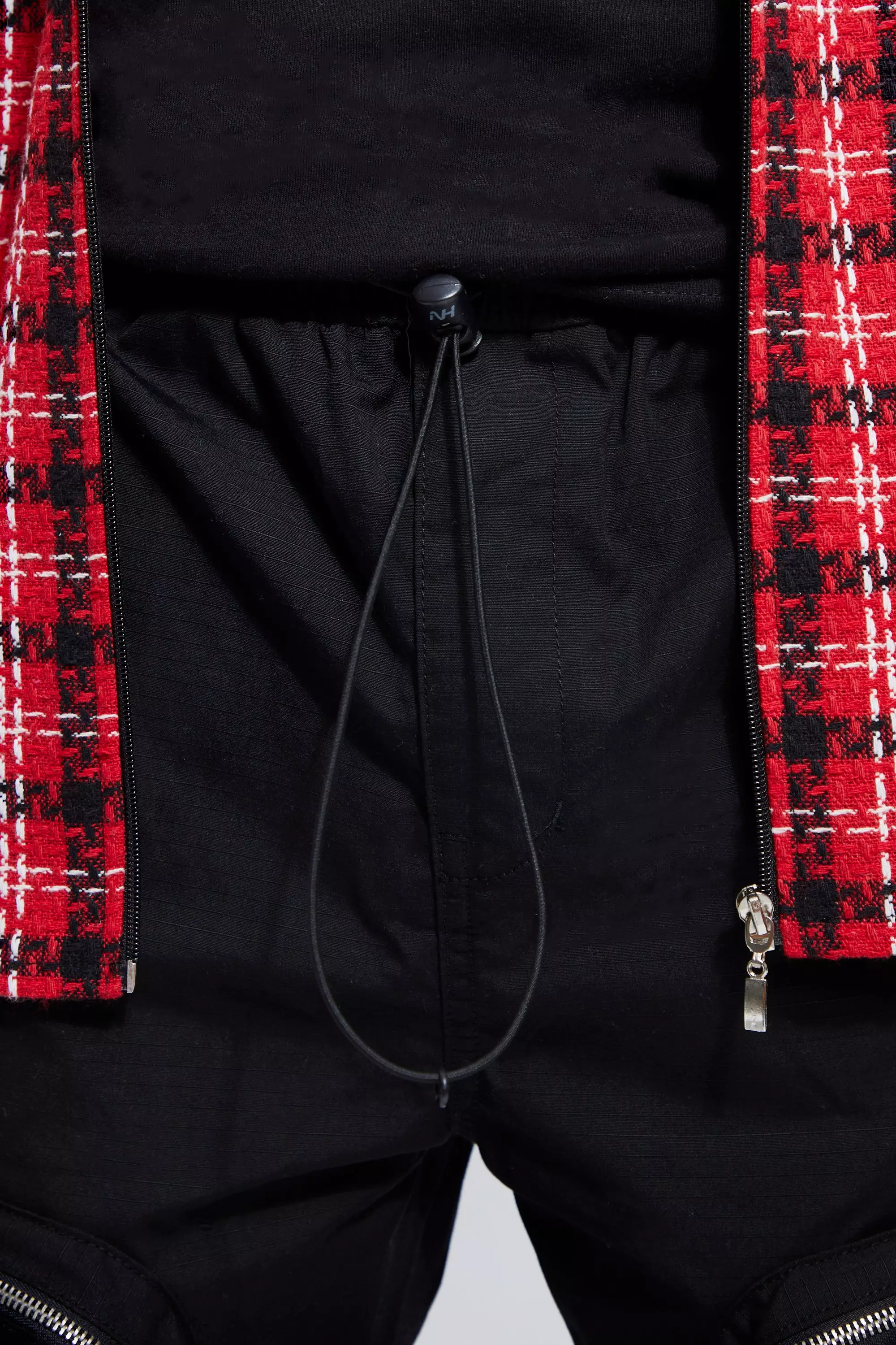 Black Fixed Waist Slim Fit Zip Detail Cargo Pants alternative image
