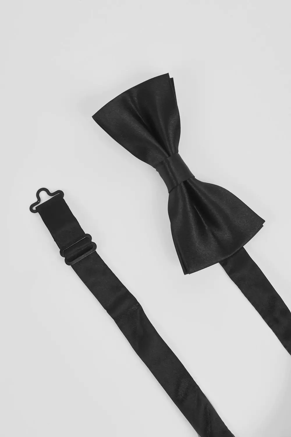 Black Plain Bow Tie alternative image