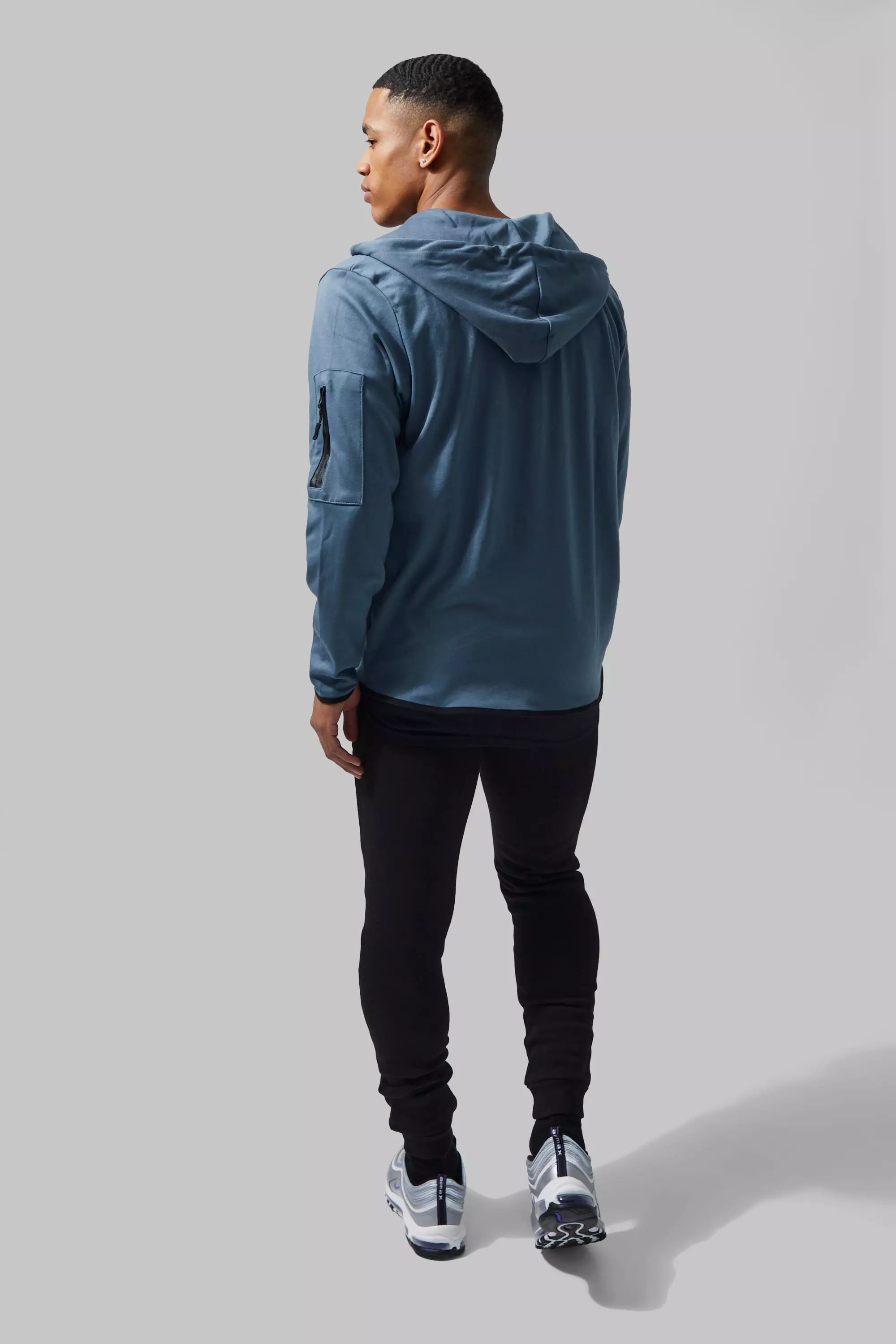 【boohooMAN】Active Regular Fit Badge Hoodie★関税・送料込★ Man Active Regular Fit Badge Hoodie | boohooMAN USA