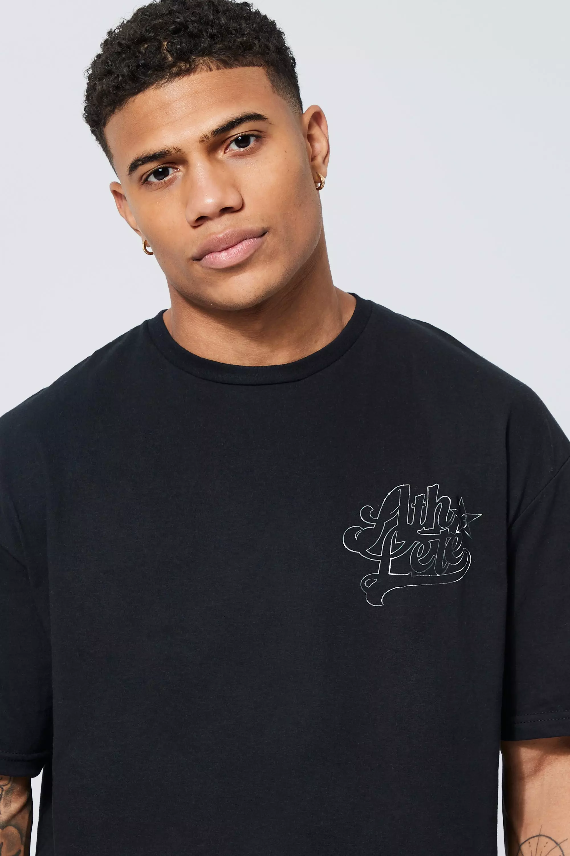 Black Oversized Varsity T-Shirt Met Folie Print alternatieve afbeelding