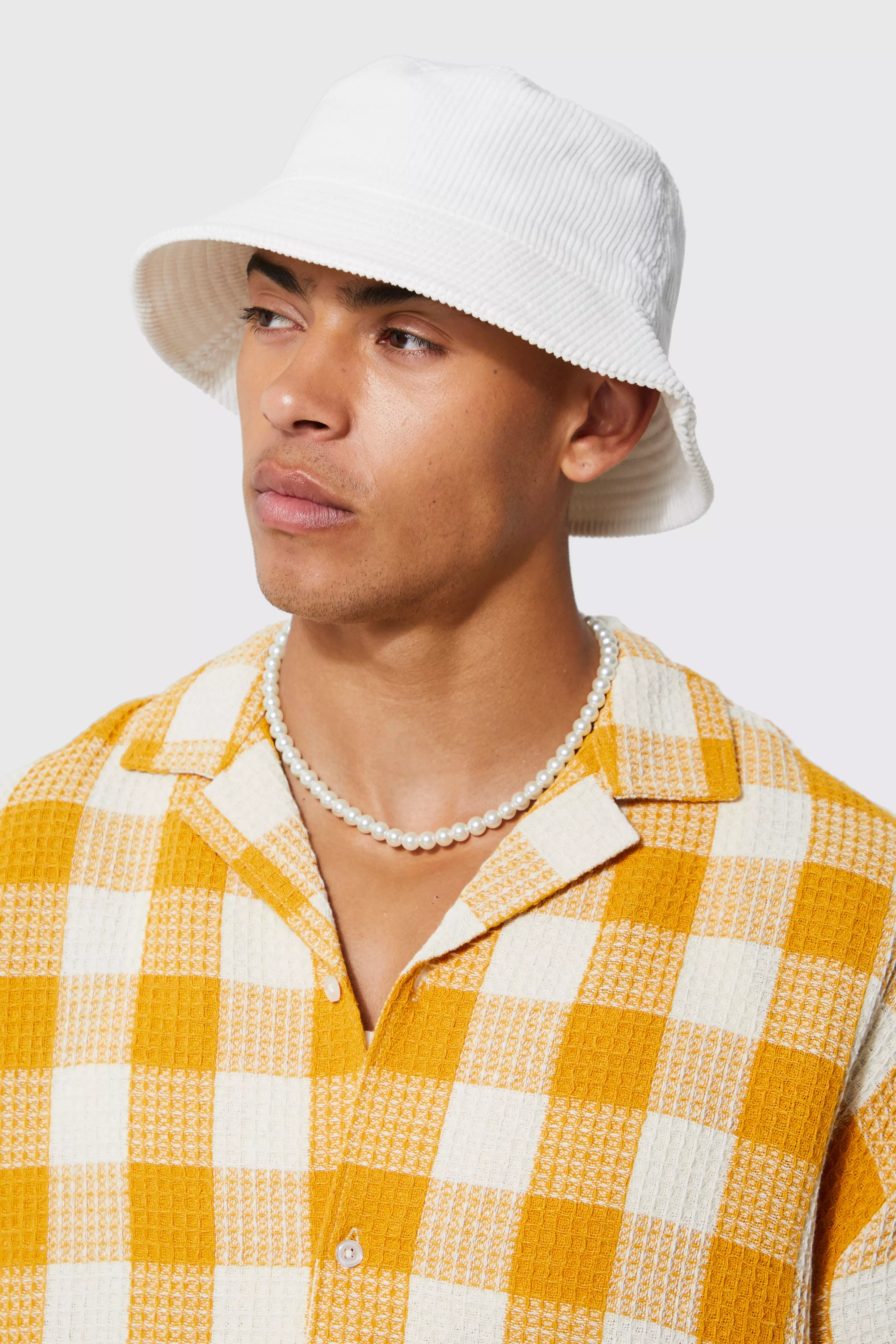 White Toosii Cord Bucket Hat alternative image