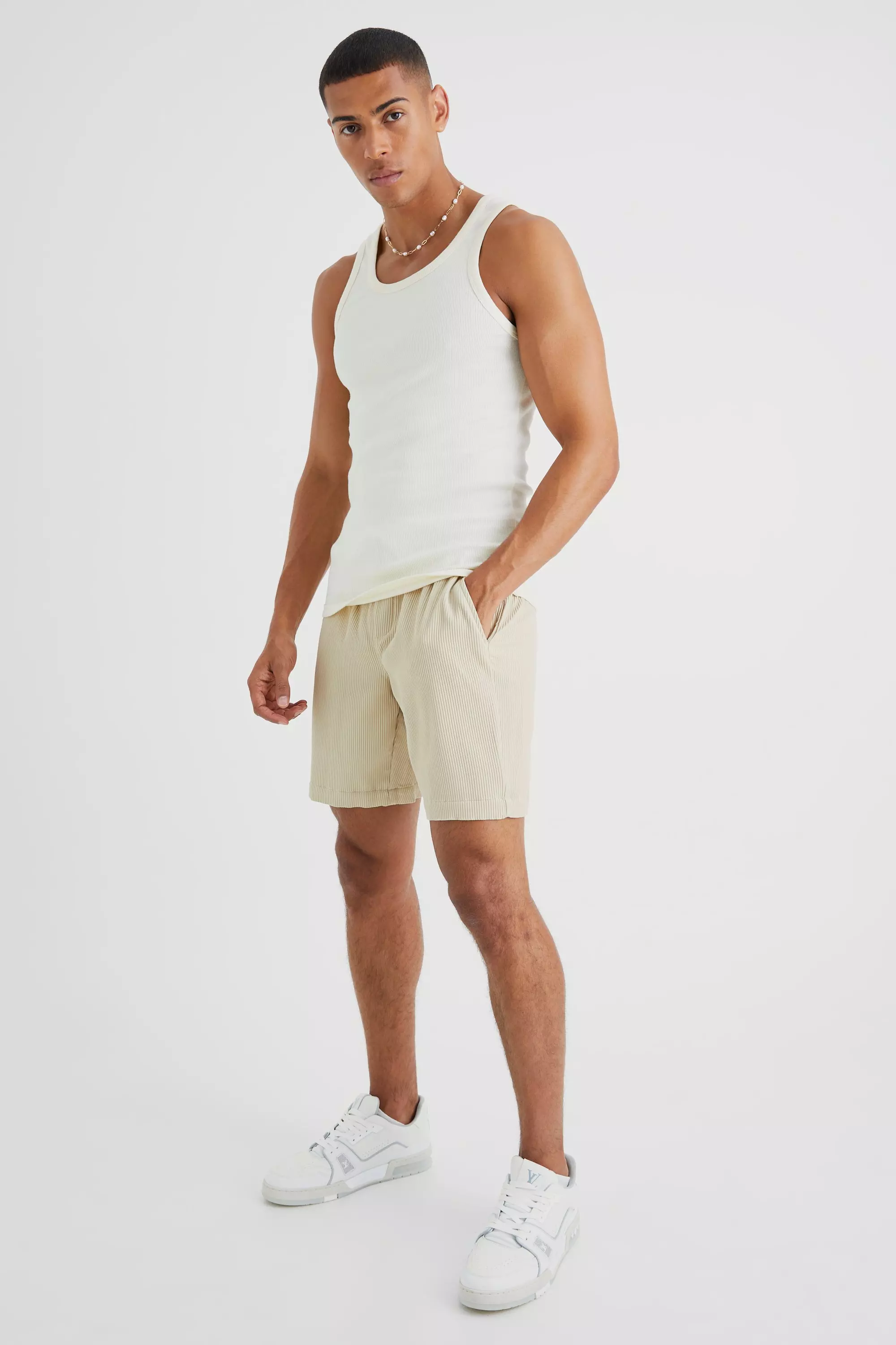 Pleated Mid Length Short Taupe
