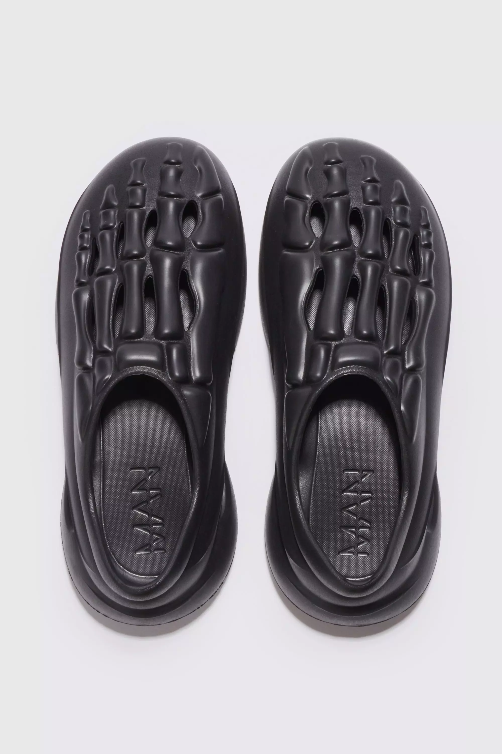 Perforated Moulded Runner boohooMAN