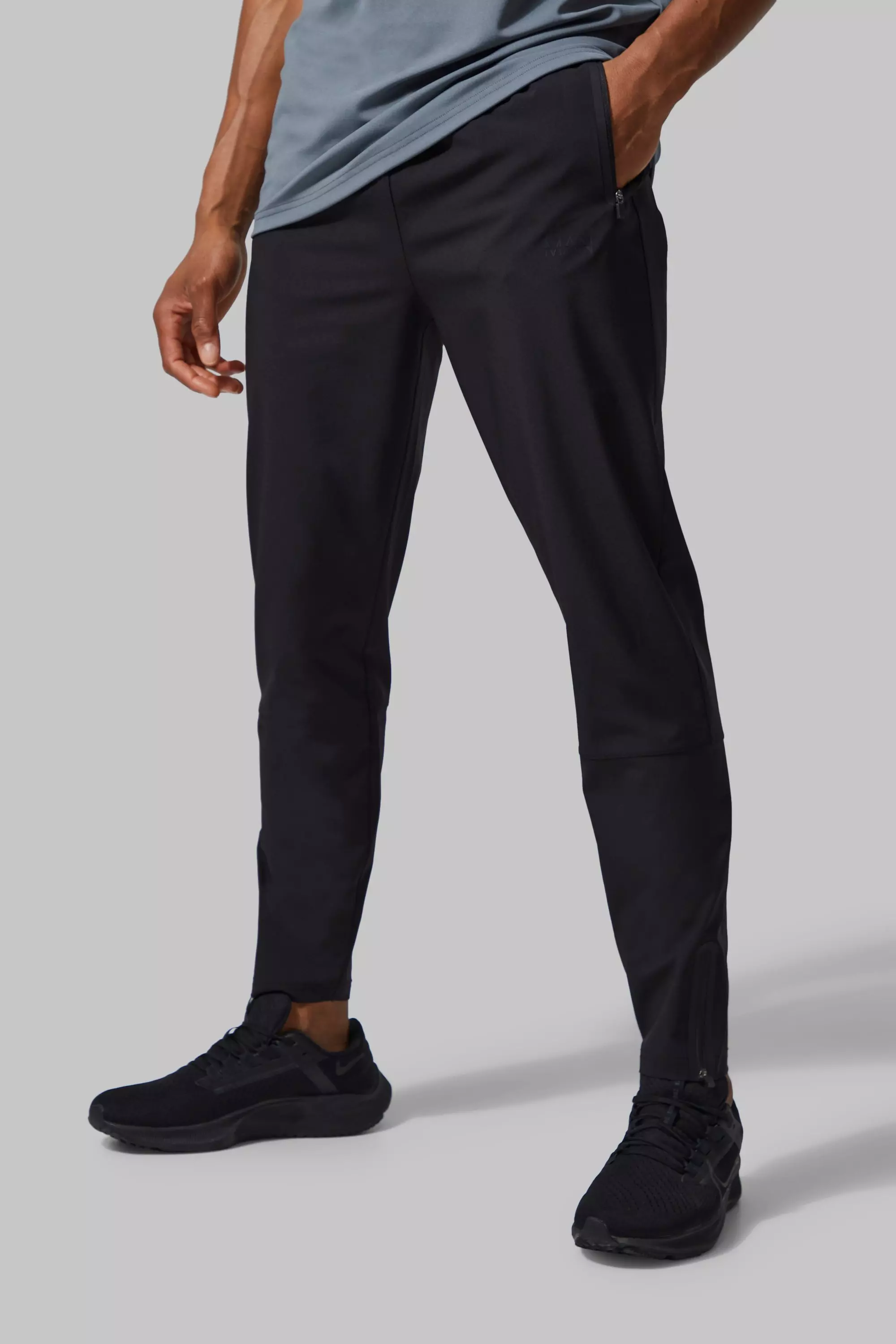 Man Active Technical Woven Joggers Black