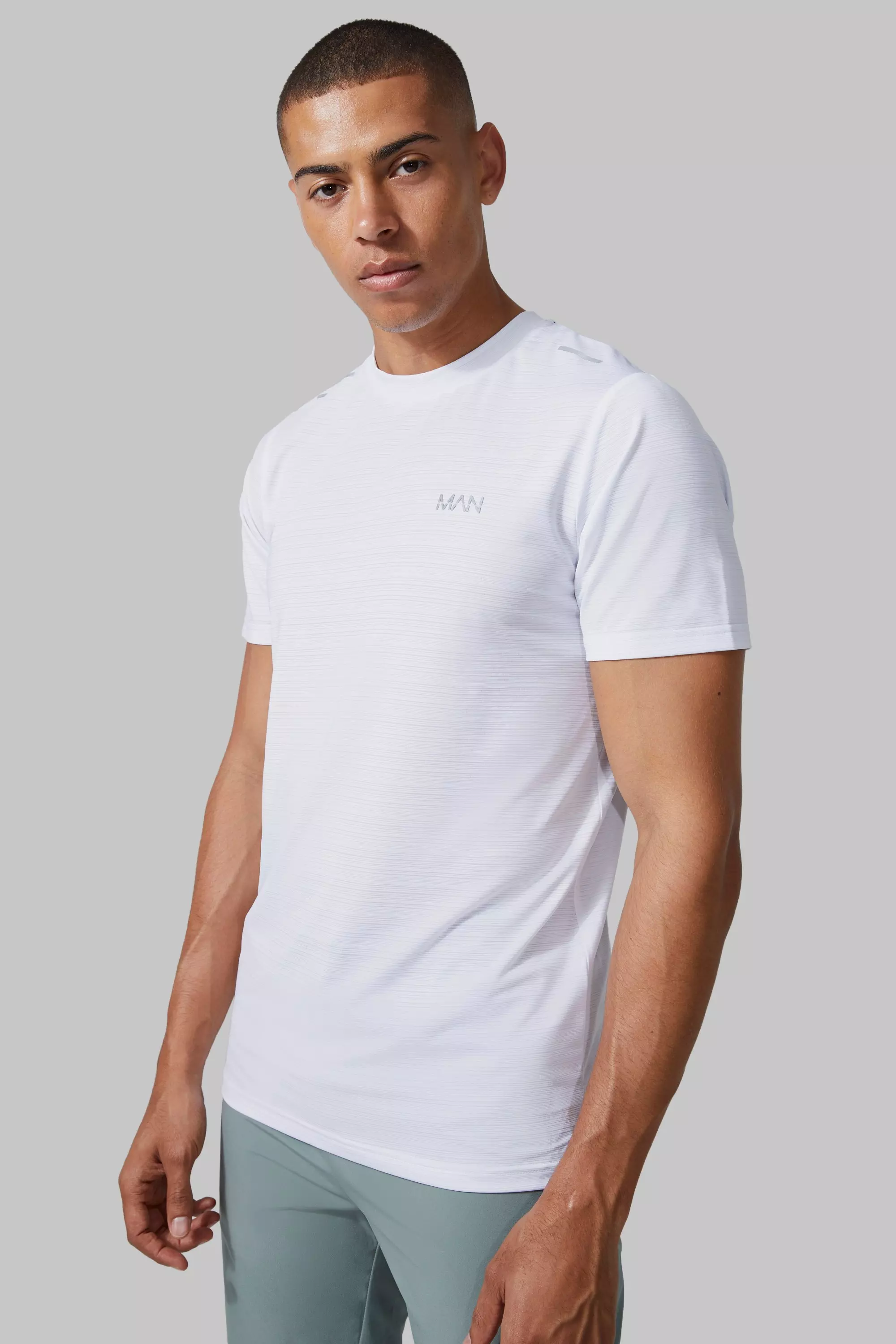 Man Active Lightweight Performance T-shirt White