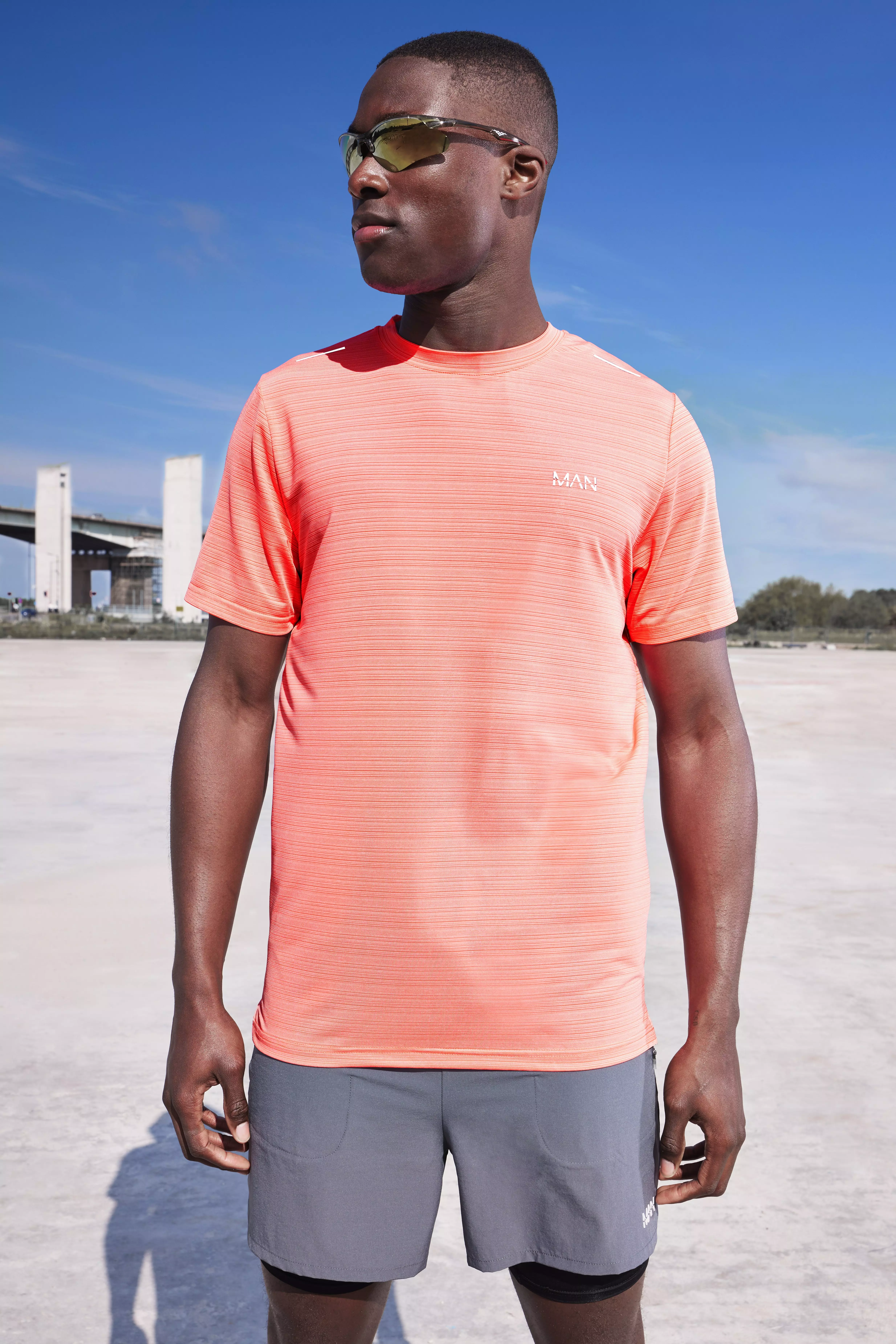 Man Active Lightweight Performance Regular Fit T-shirt Orange