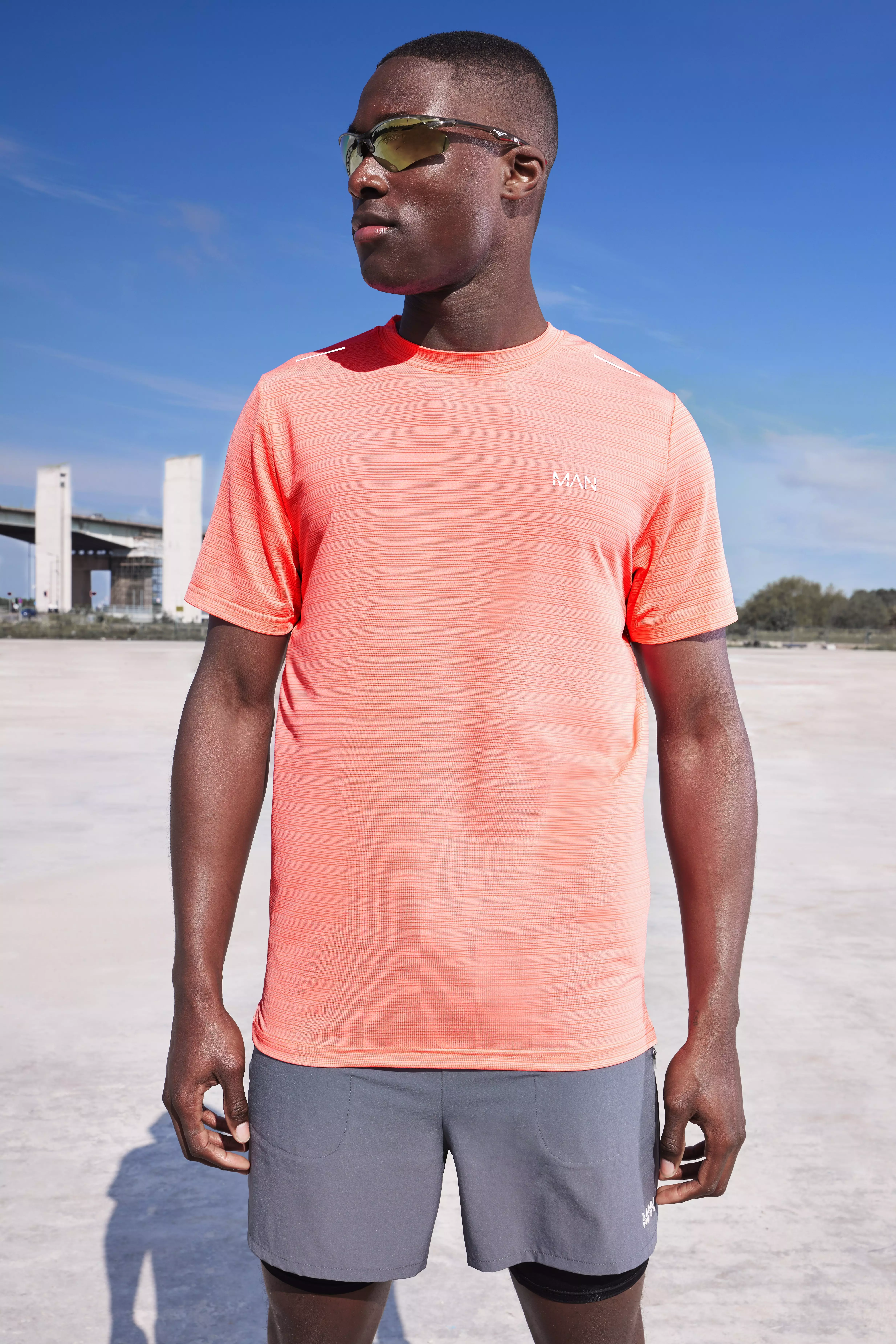 Man Active Lightweight Performance T-shirt Orange