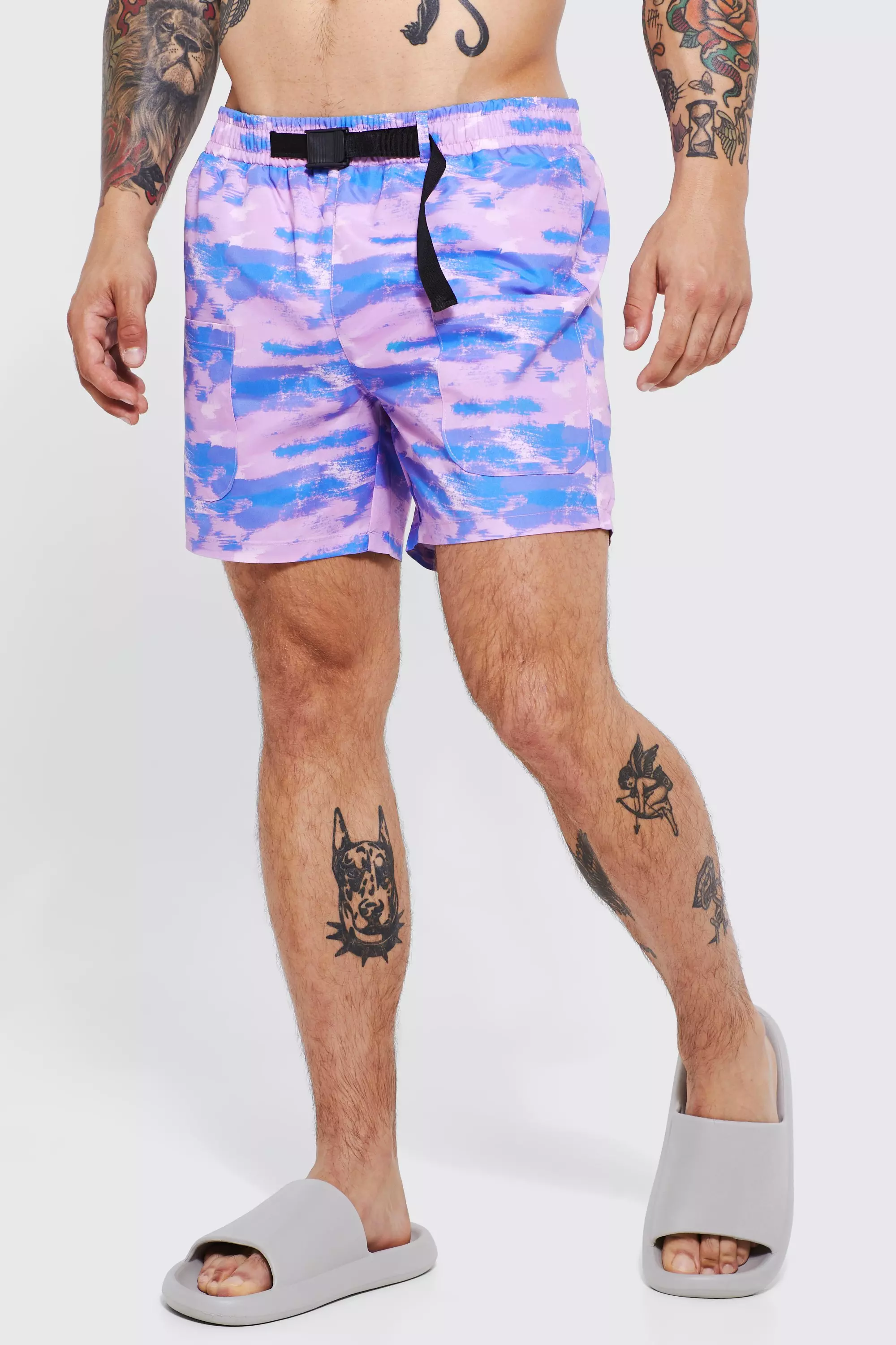 boohooMAN Men's Loose Fit Faux Layer Trippy Graphic Shorts