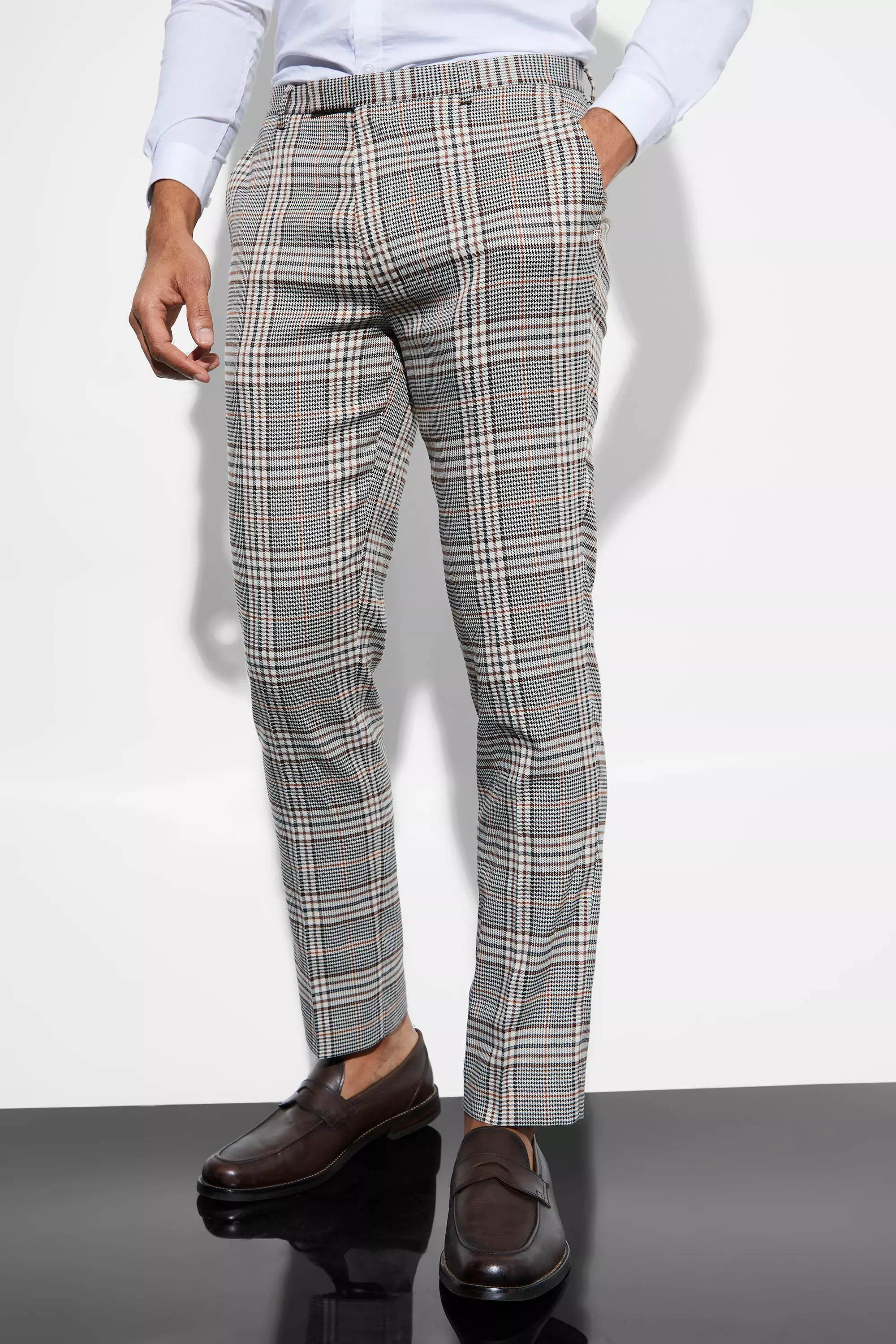 Brown Korte Geruite Slim Fit Pantalons alternatieve afbeelding