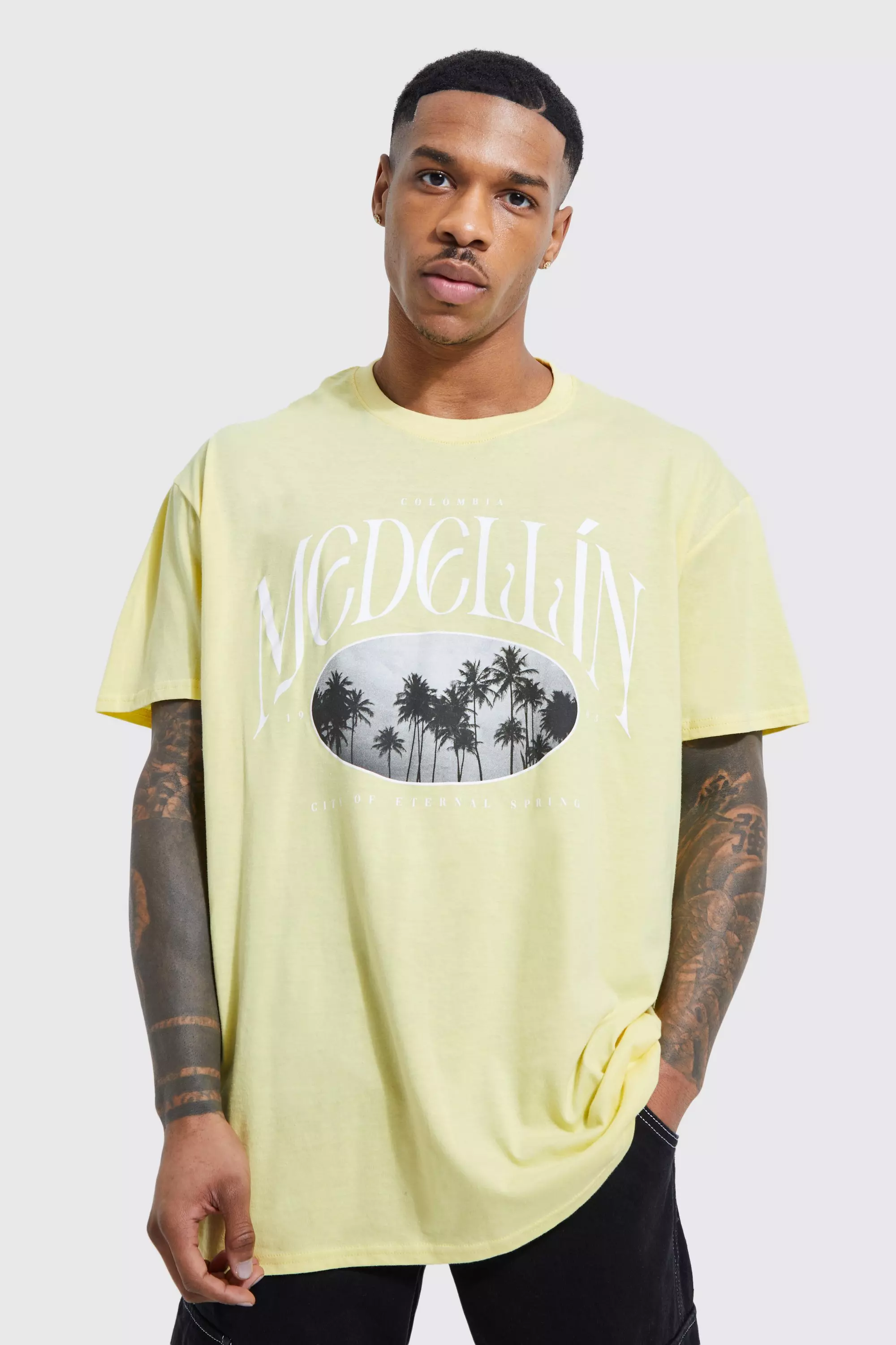 Yellow Oversized Medellin City Graphic T-shirt alternative image