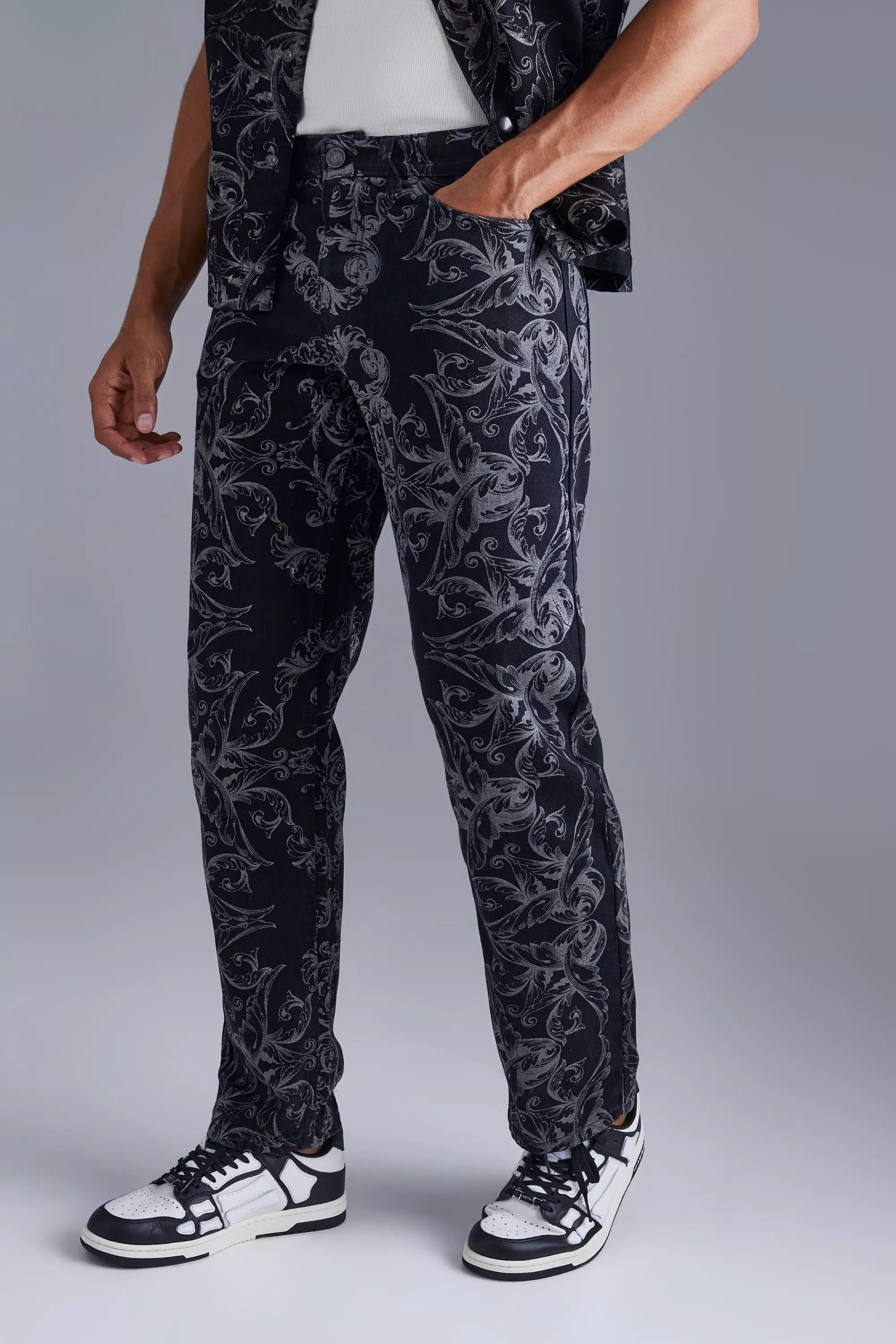 Lockere Jeans mit Barock-Print, Washed black alternatives Bild