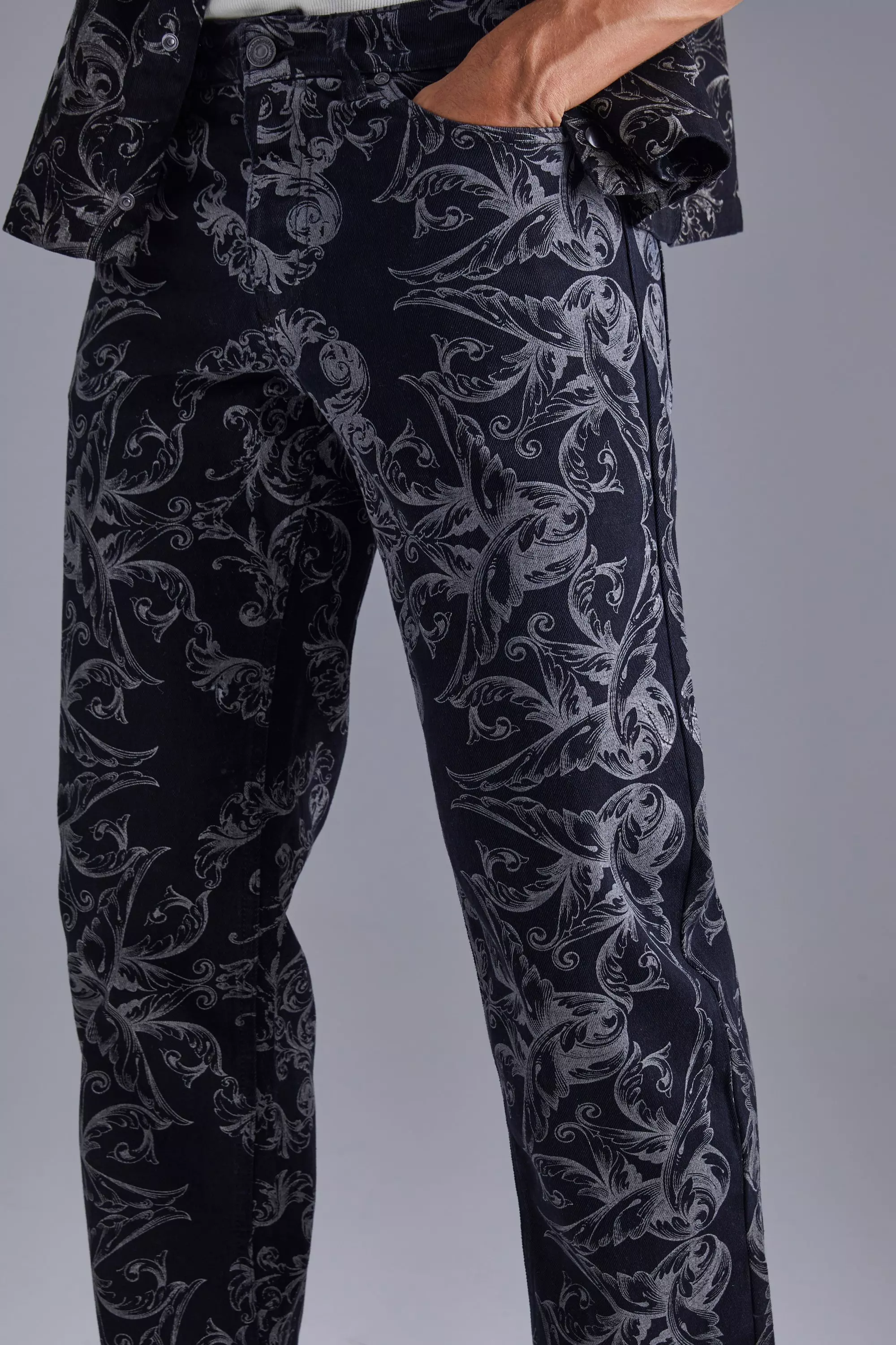 Lockere Jeans mit Barock-Print, Washed black alternatives Bild