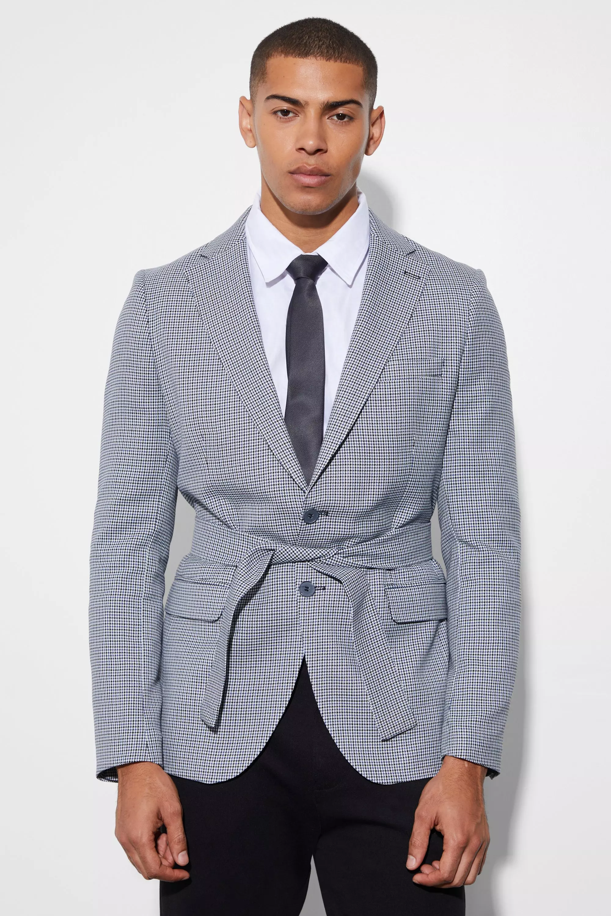 Einreihiger Slim-Fit Blazer mit Gürtel, Black alternatives Bild