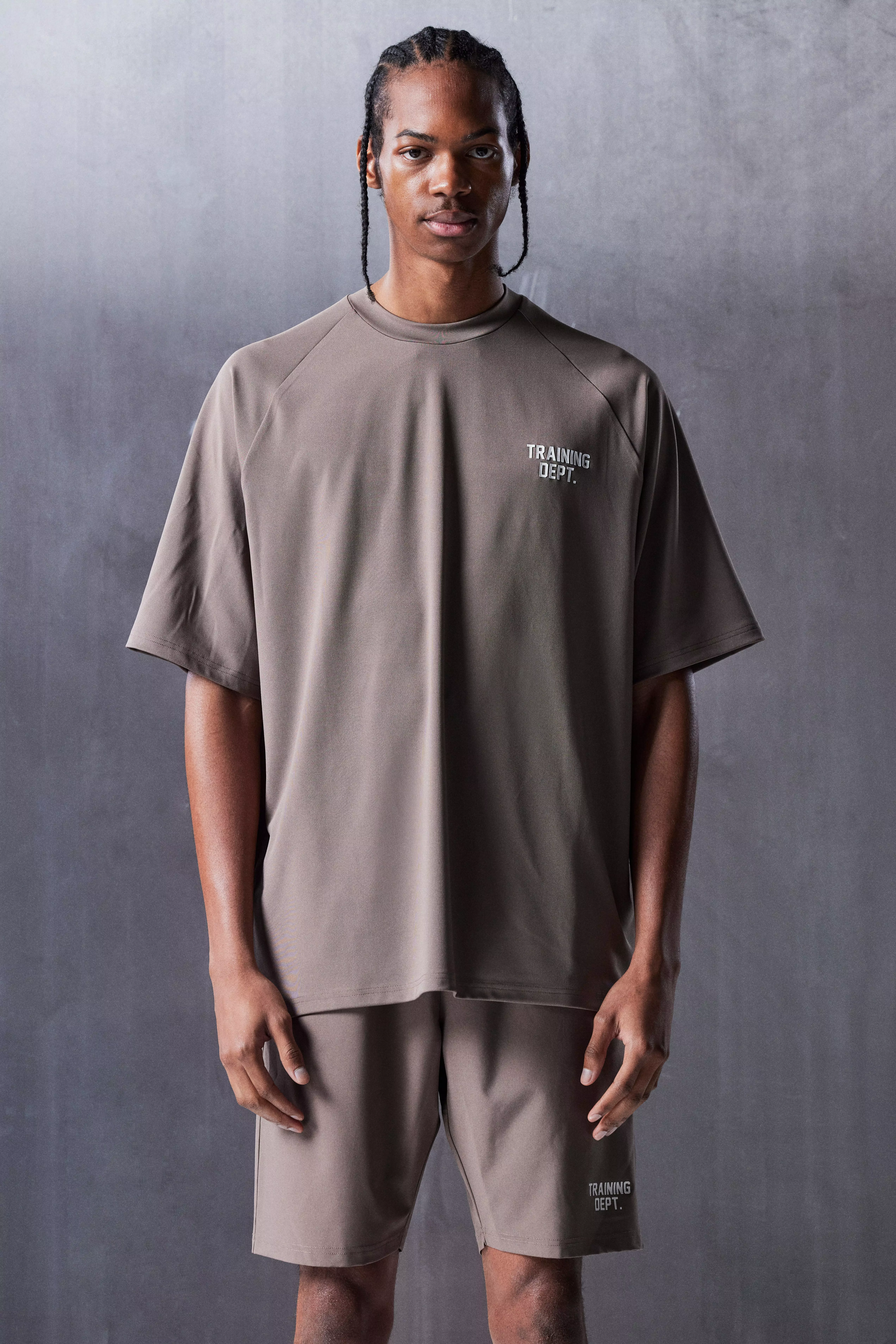 Man Active Training Dept Boxy Performance T-shirt Taupe