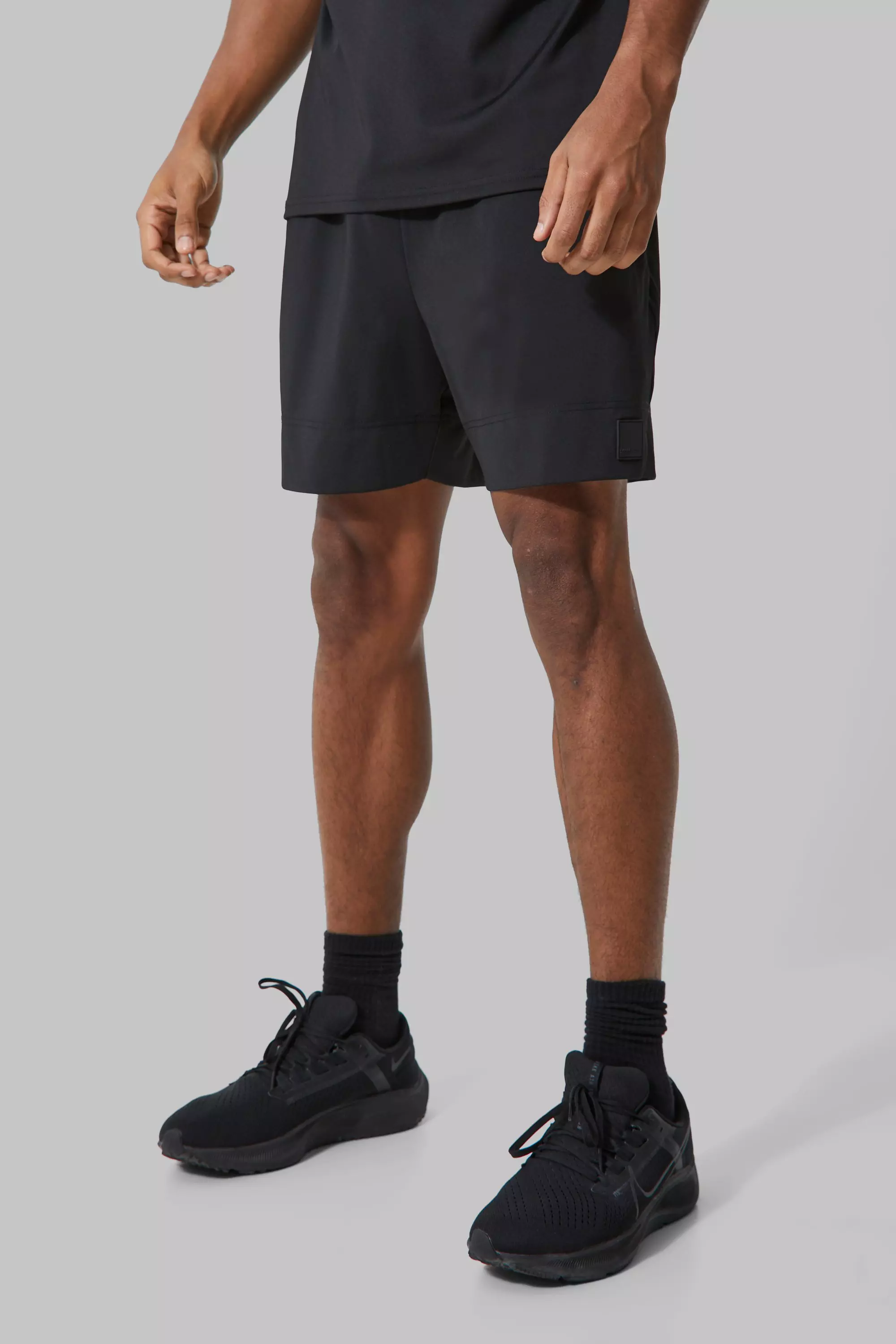 Man Active 5\' Muscle Fit Shorts Black