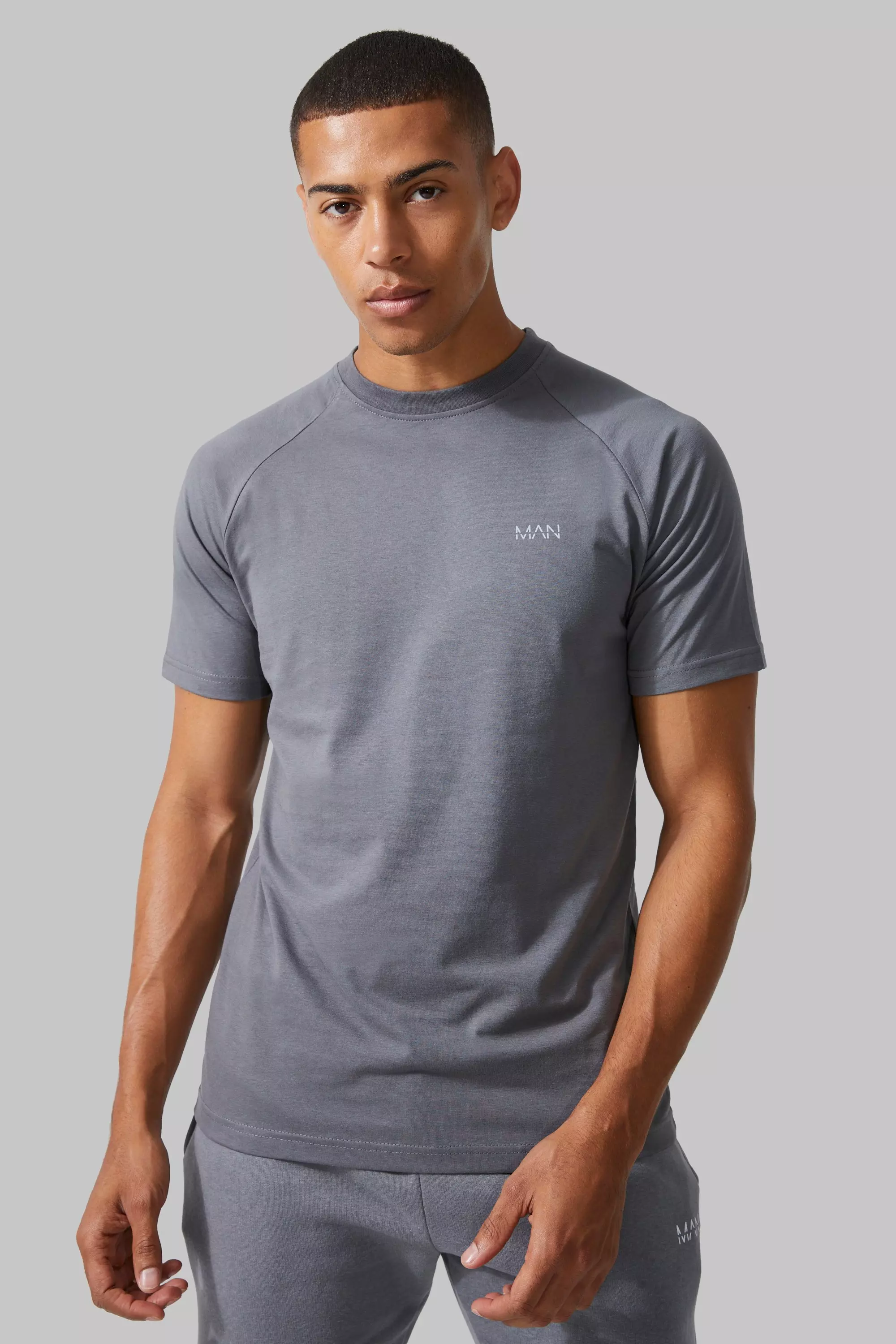 Man Active Gym Raglan T-shirt Charcoal