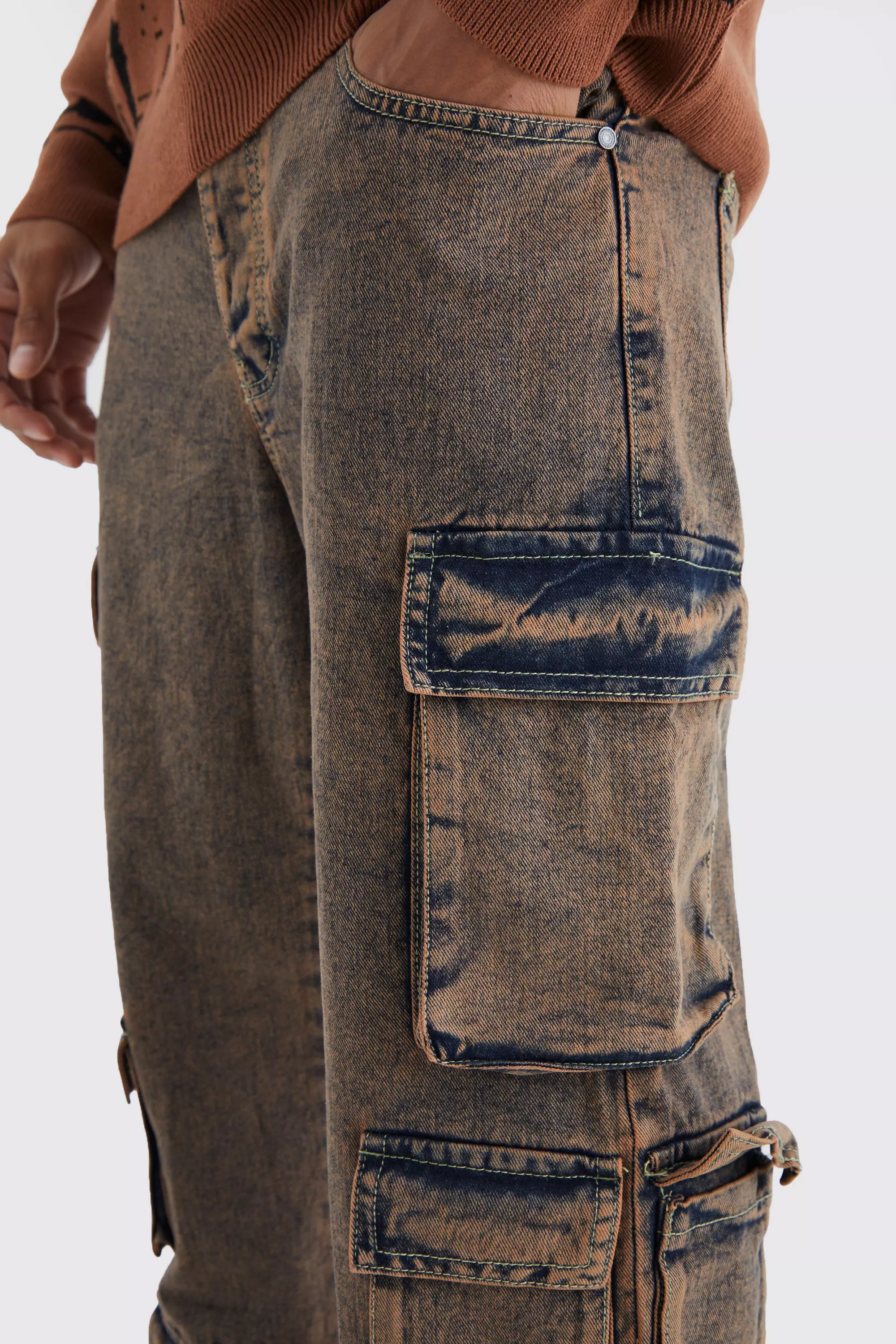 Antique wash Baggy Fit Acid Wash Cargo Jeans alternative image