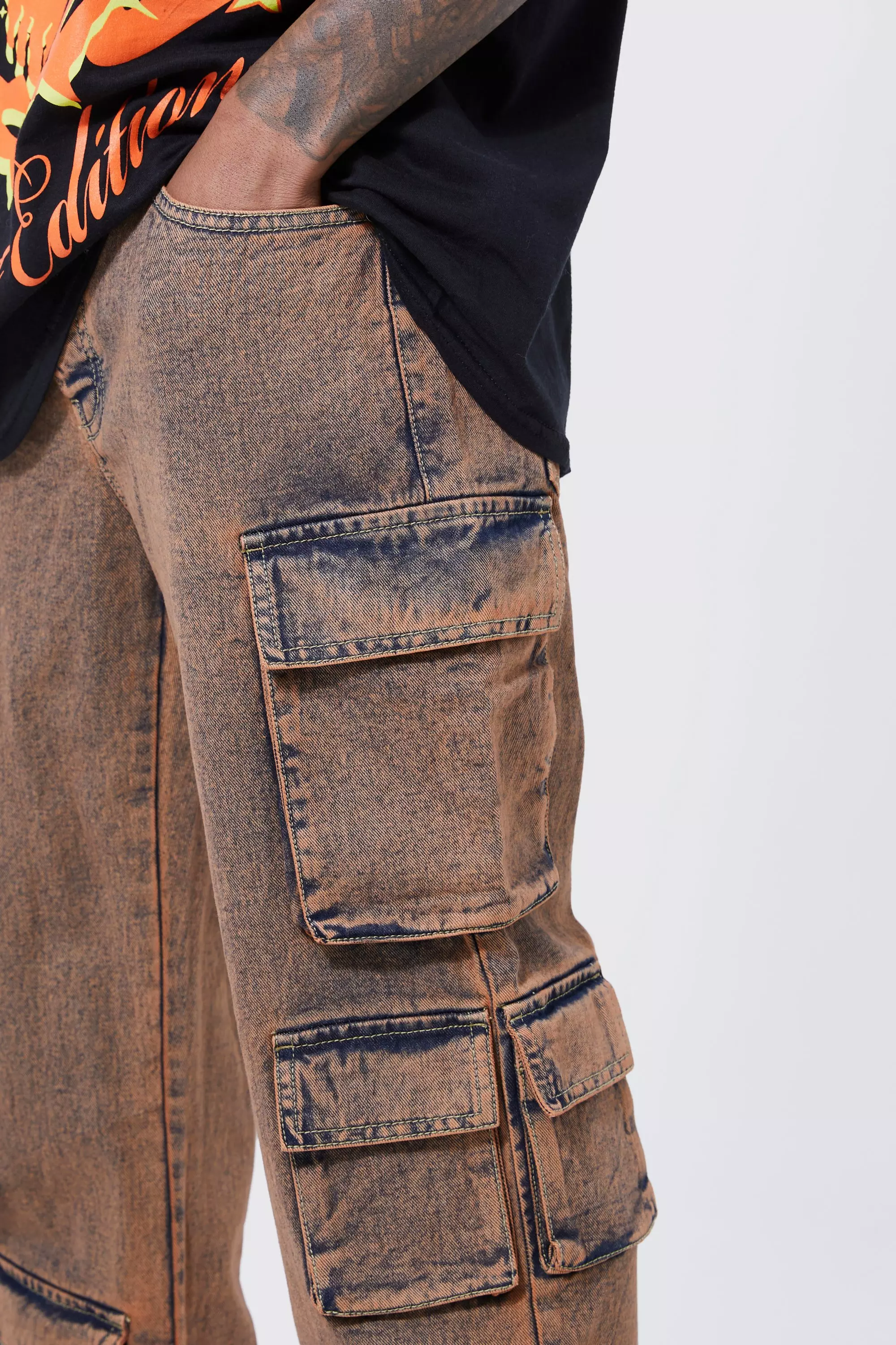 Antique wash Baggy Fit Acid Wash Cargo Jeans alternative image