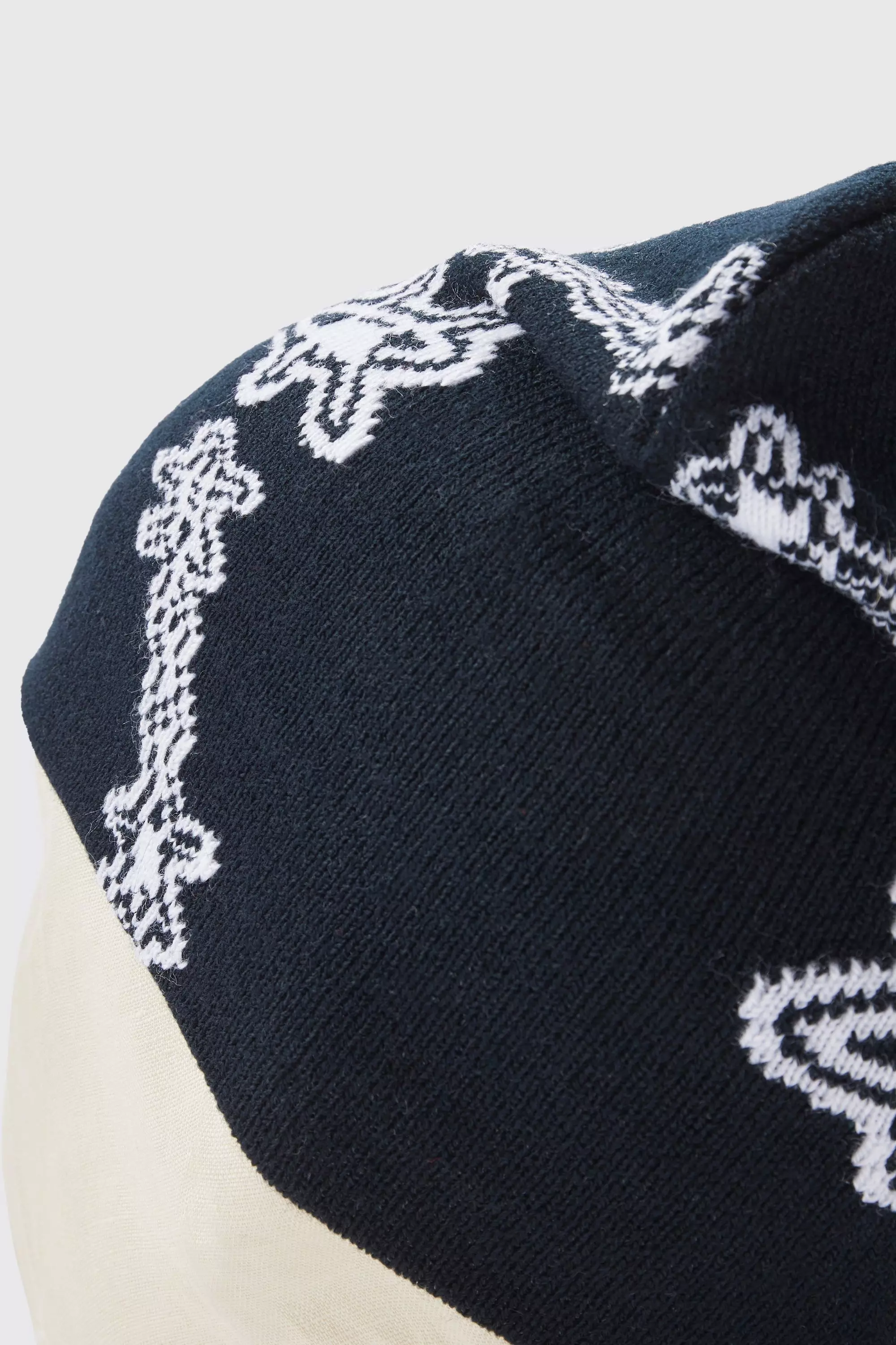 Jacquard Beanie mit Stacheldraht-Print, Black alternatives Bild
