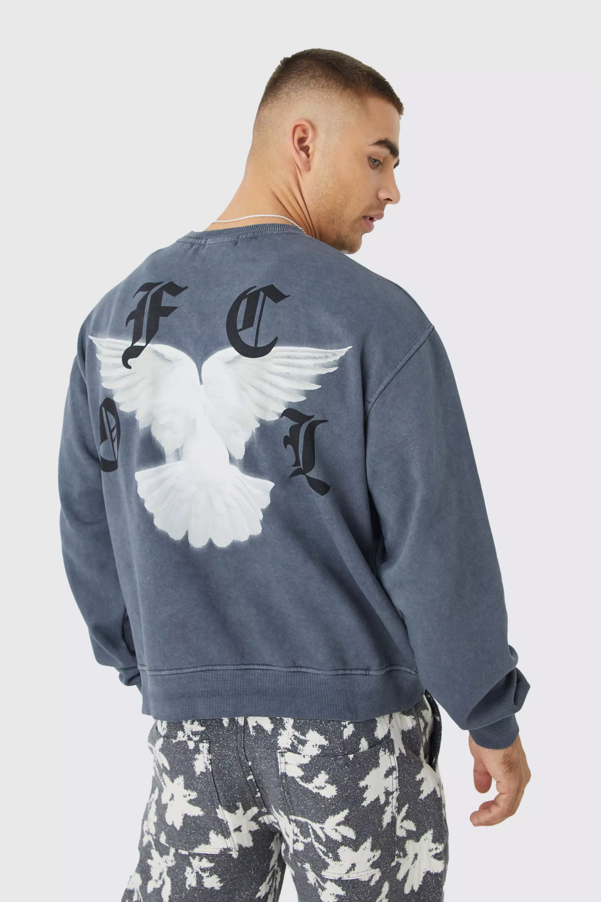 Oversized Boxy Acid Washed Graphic Sweatshirt Charcoal