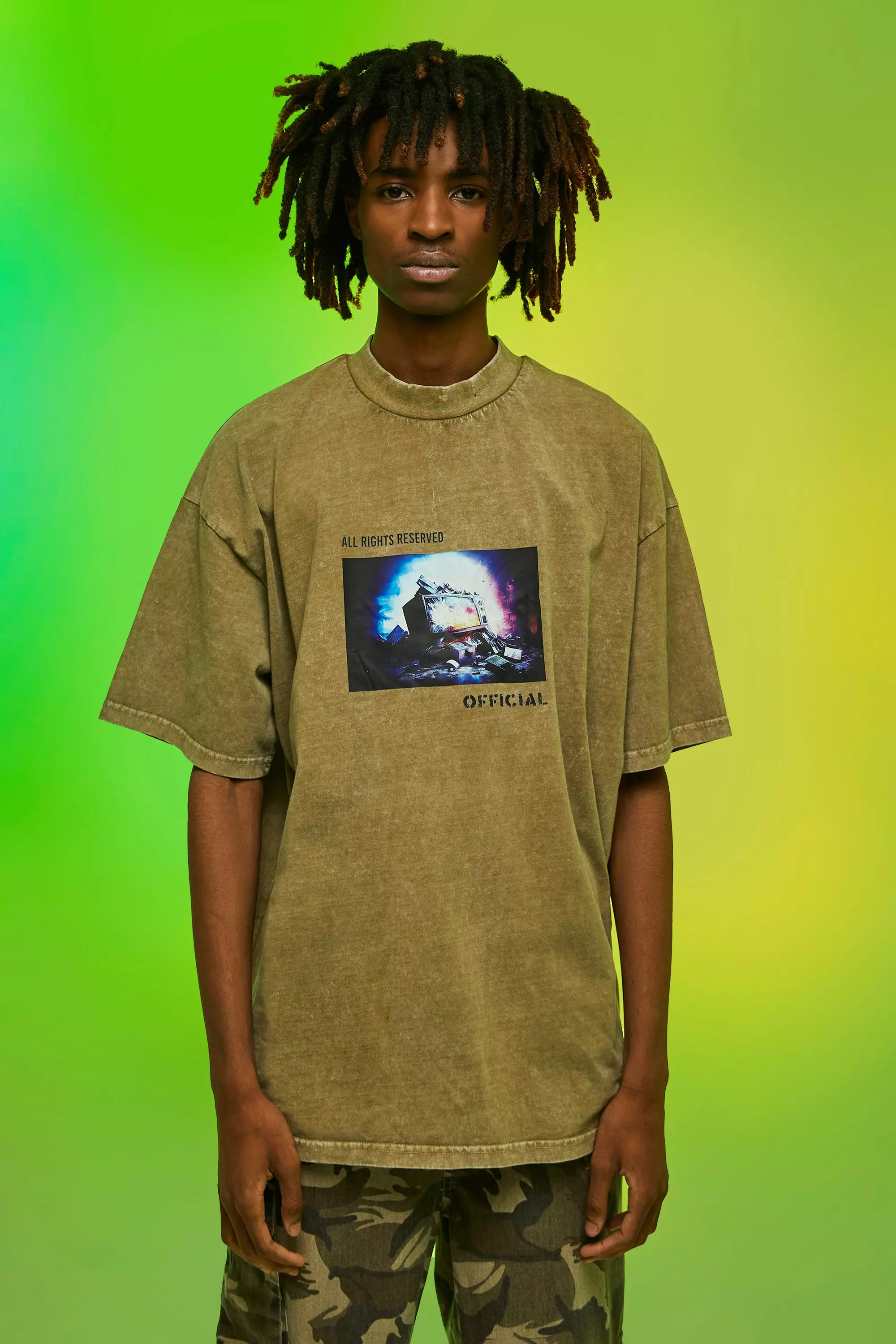 Oversized Heavy Washed Graphic T-shirt tobacco